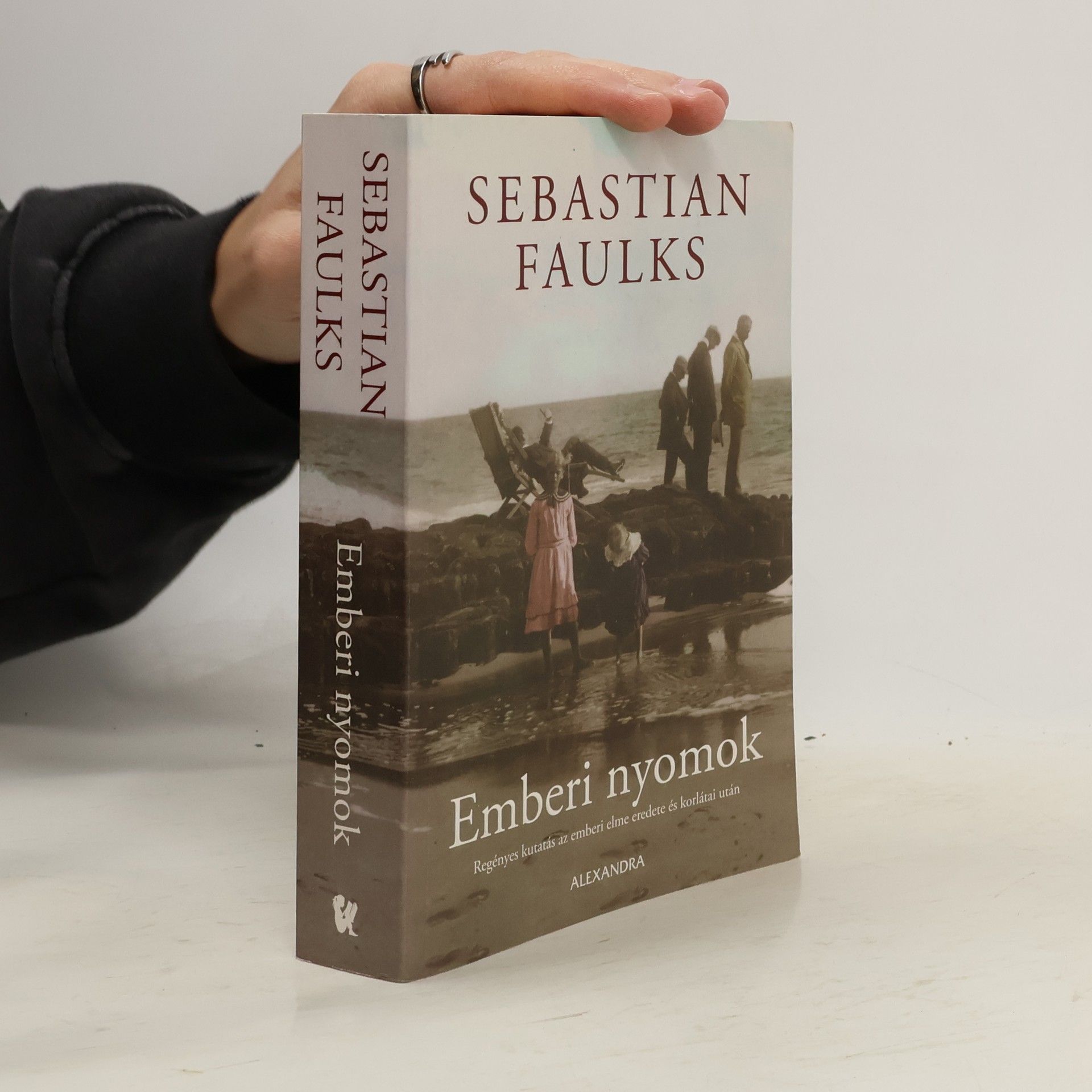 Sebastian Faulks Emberi nyomok