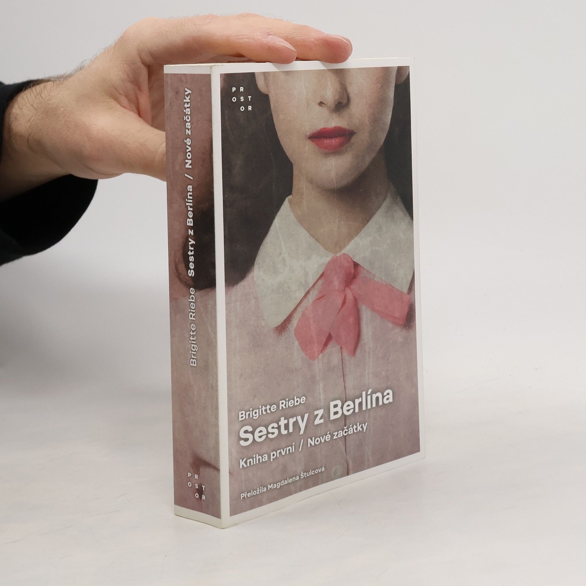 Brigitte Riebe Sestry z Berlína. Kniha první, Nové začátky