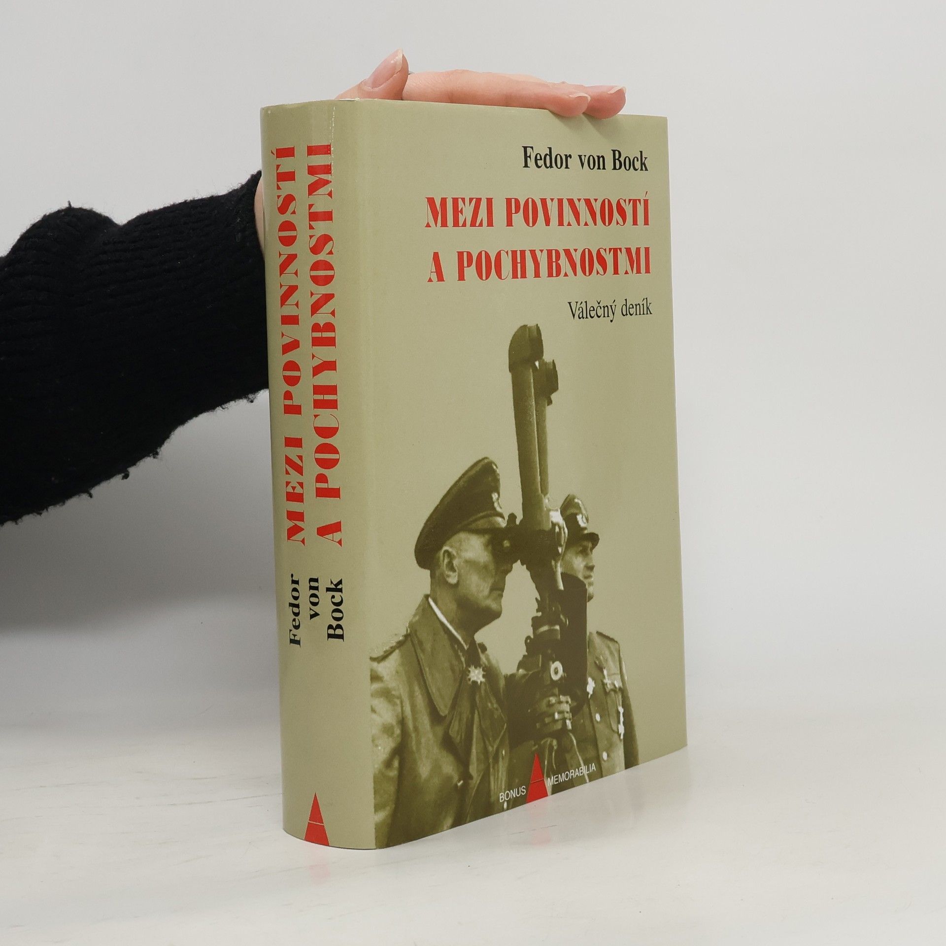 Mezi povinností a pochybnostmi : válečný deník