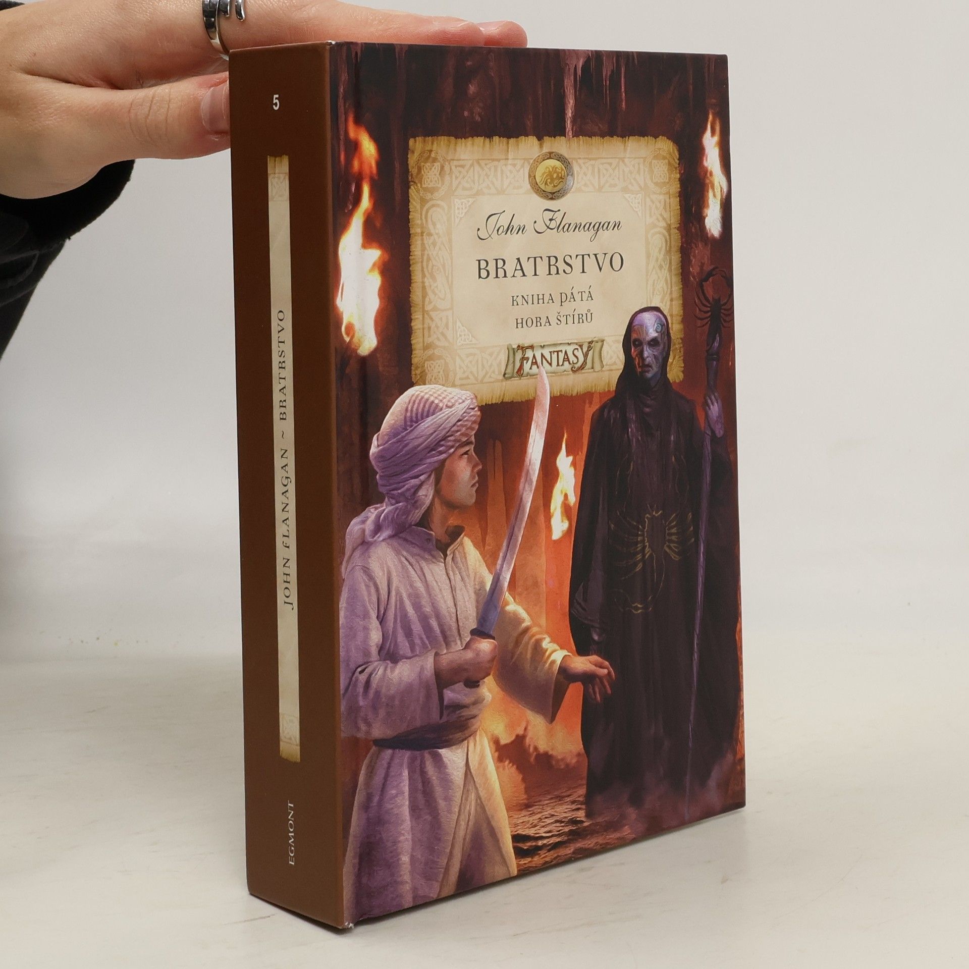 John Flanagan Bratrstvo. Kniha pátá, Hora štírů