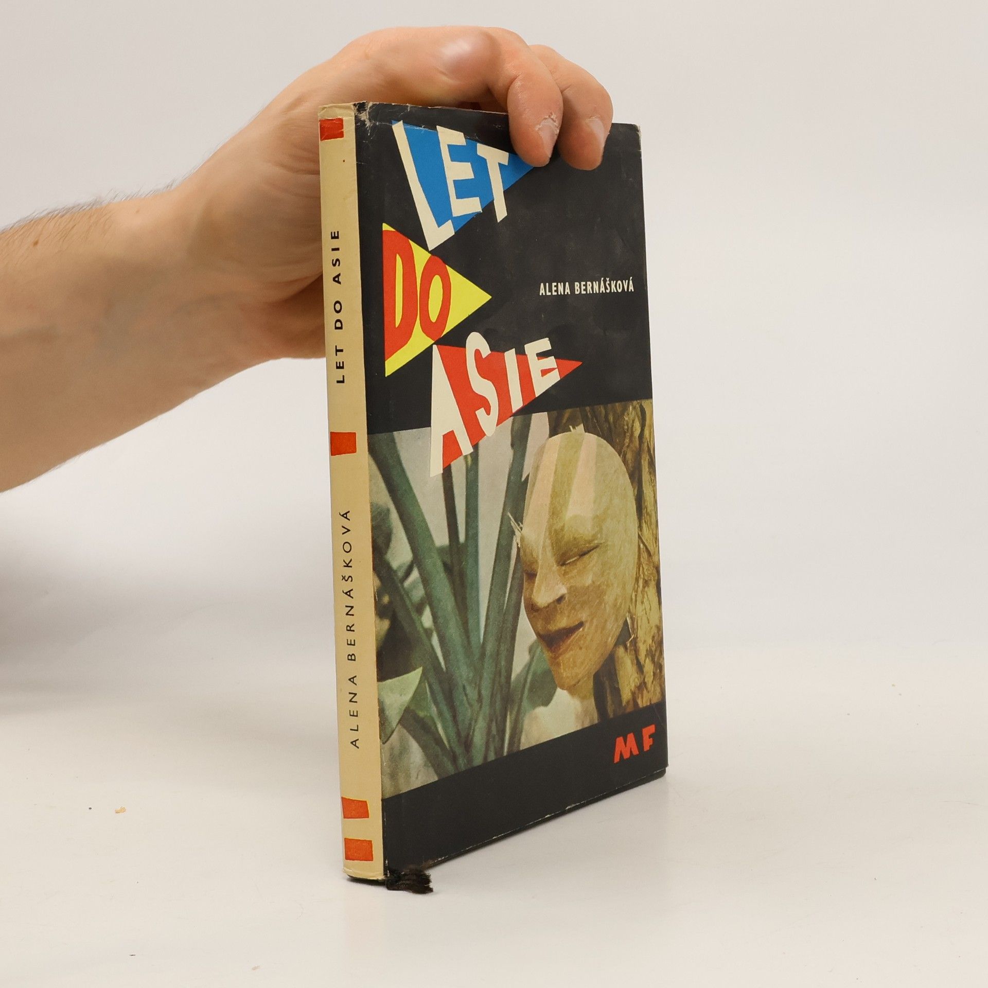 Alena Bernášková Let do Asie
