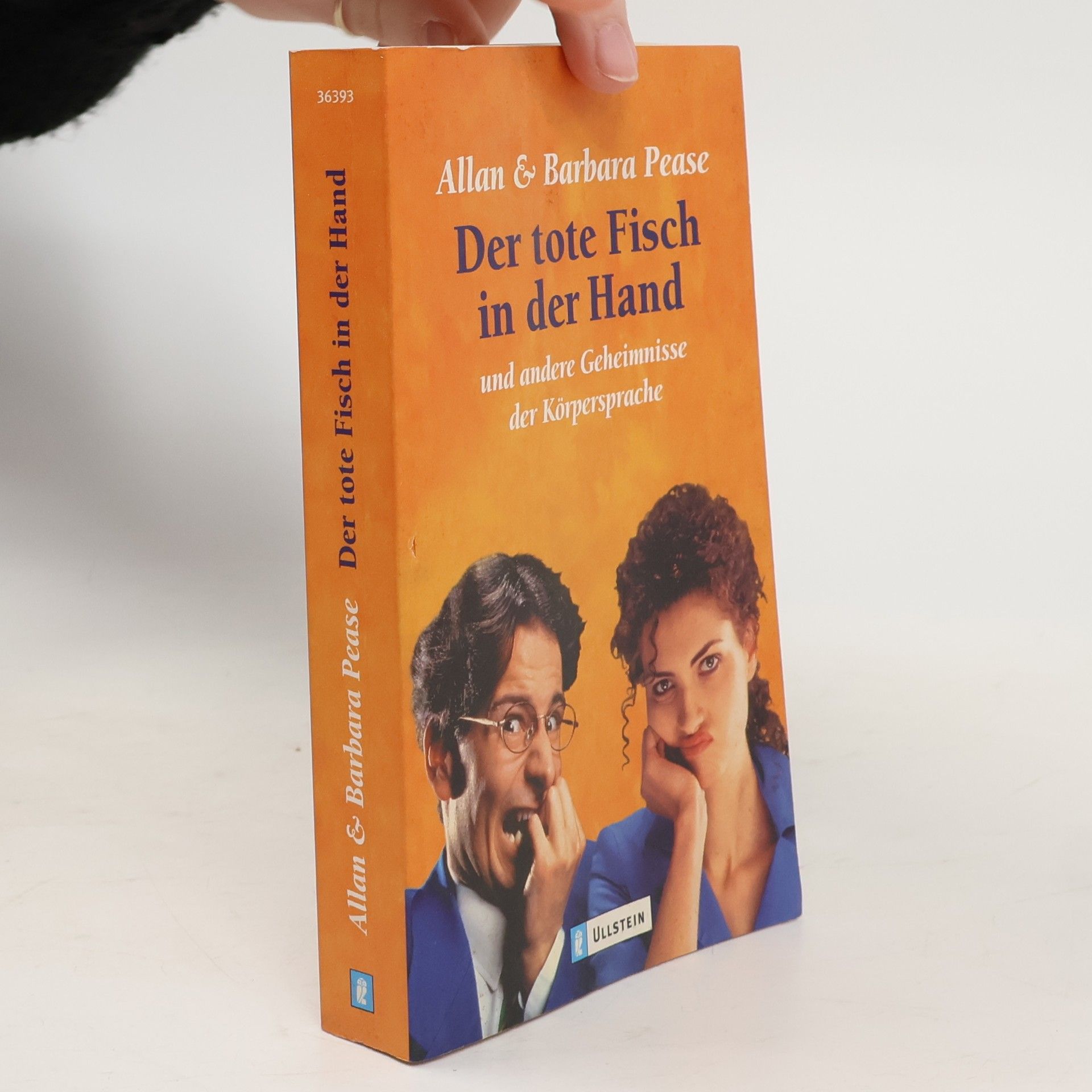 Allan Pease Der tote Fisch in der Hand