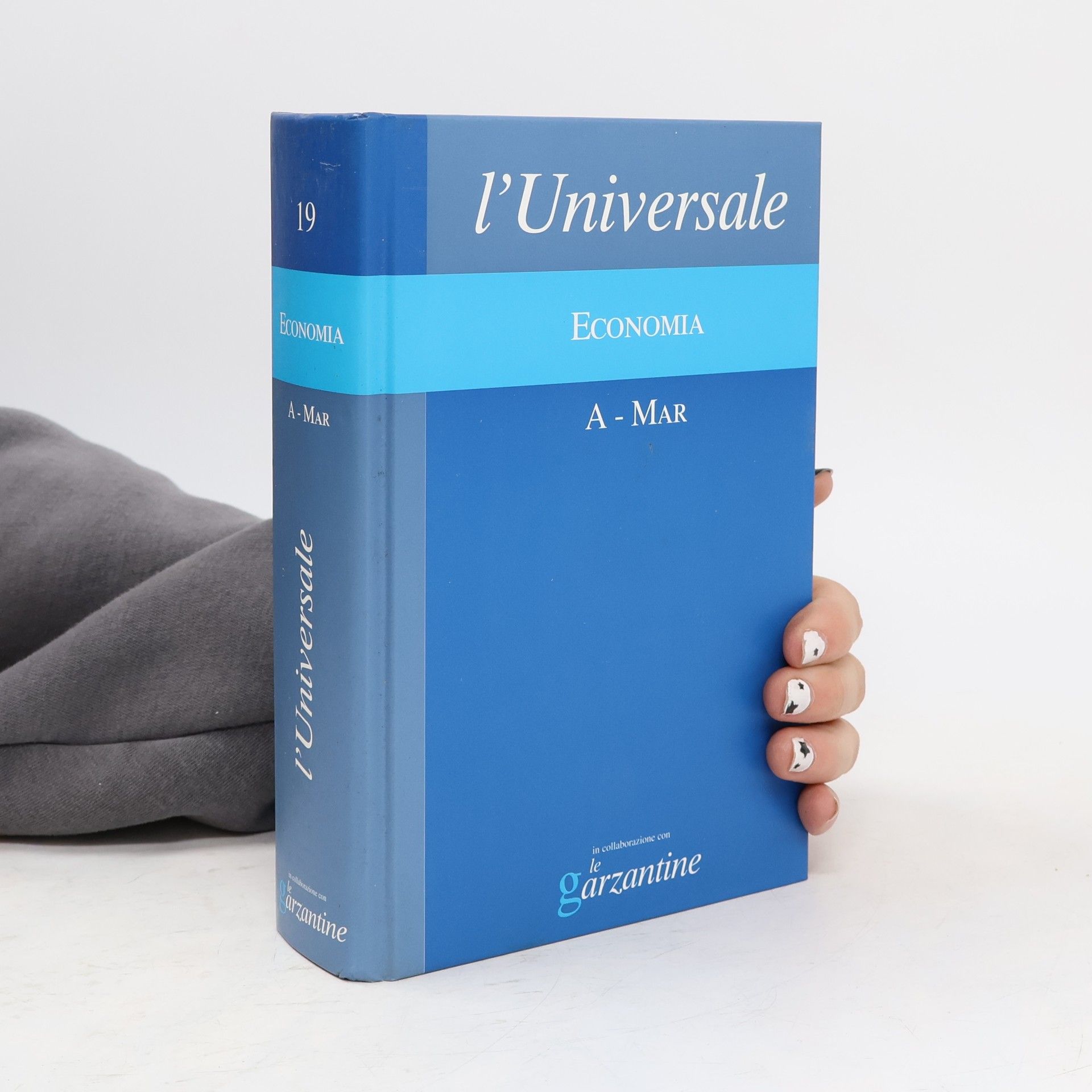 AA.VV. L'Universale 19