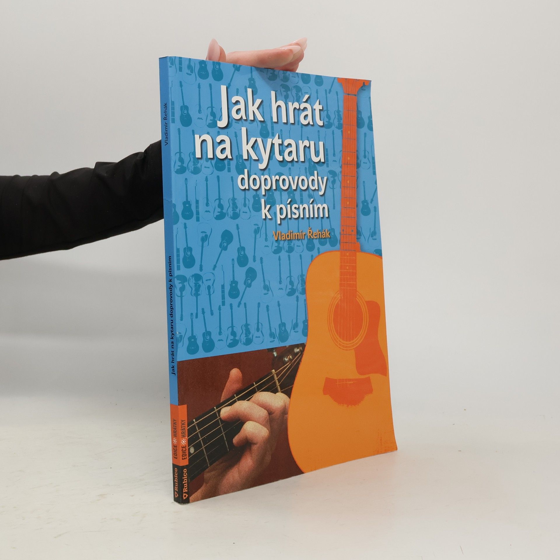 Jak hrát na kytaru doprovody k písním