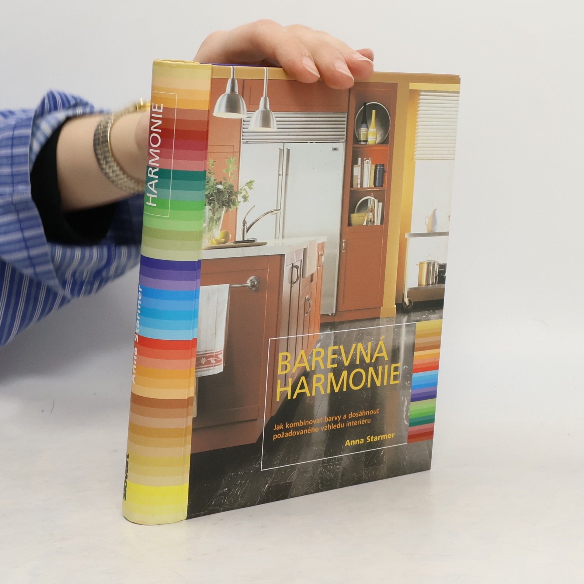 Barevná harmonie : jak kombinovat barvy a dosáhnout požadovaného vzhledu interiéru