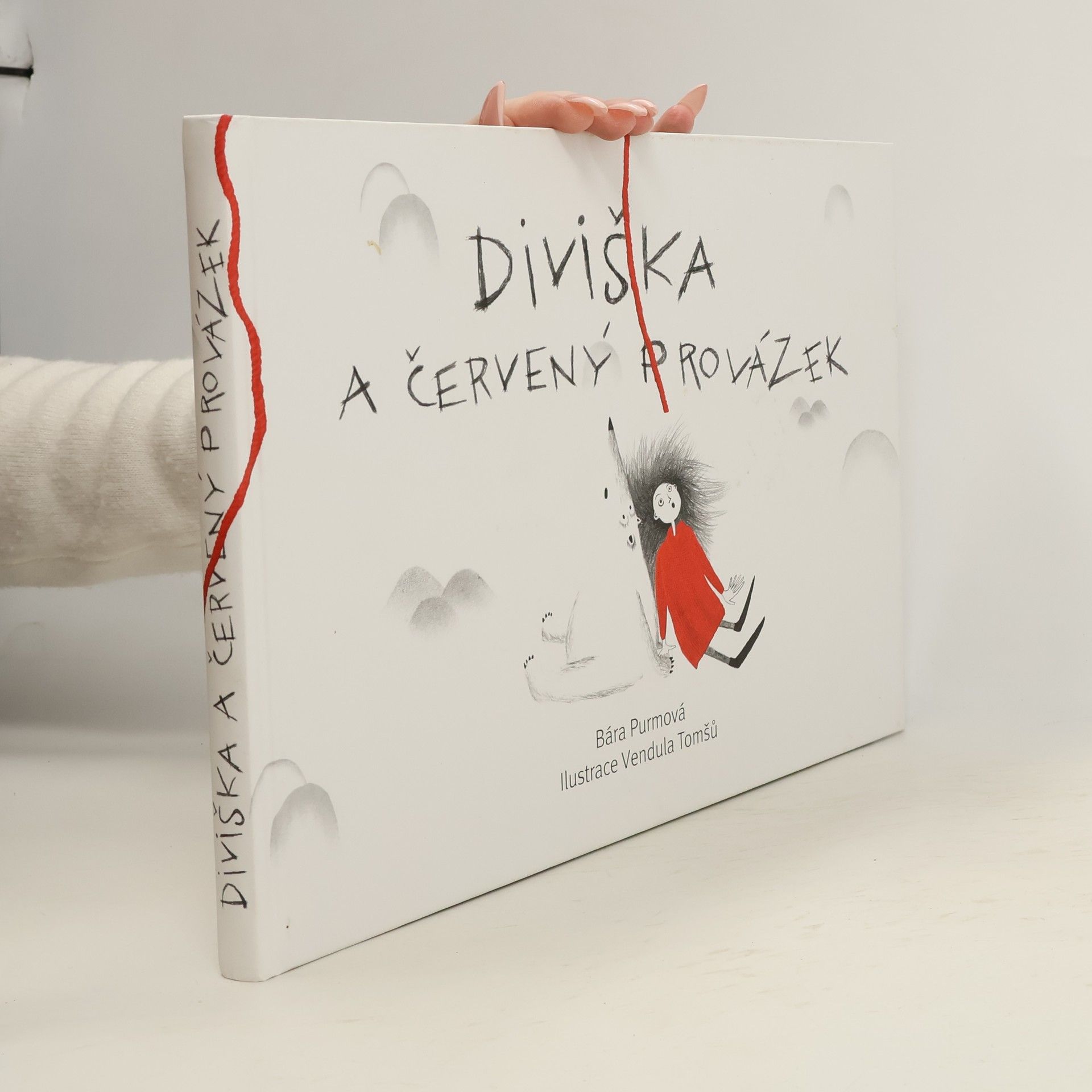 Bára Purmová Diviška a červený provázek
