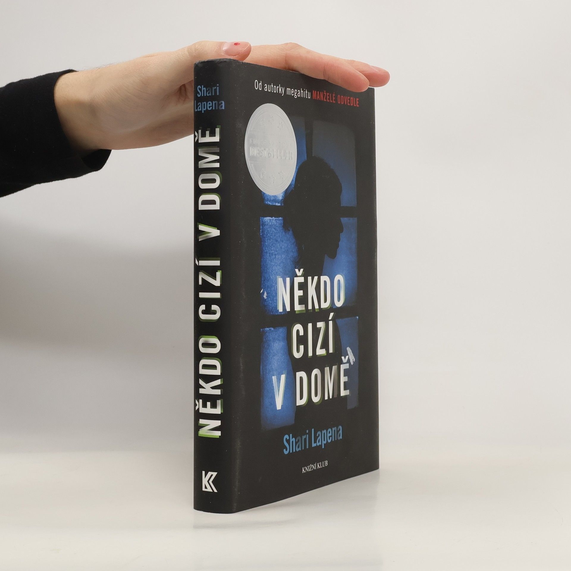 Shari Lapena Někdo cizí v domě