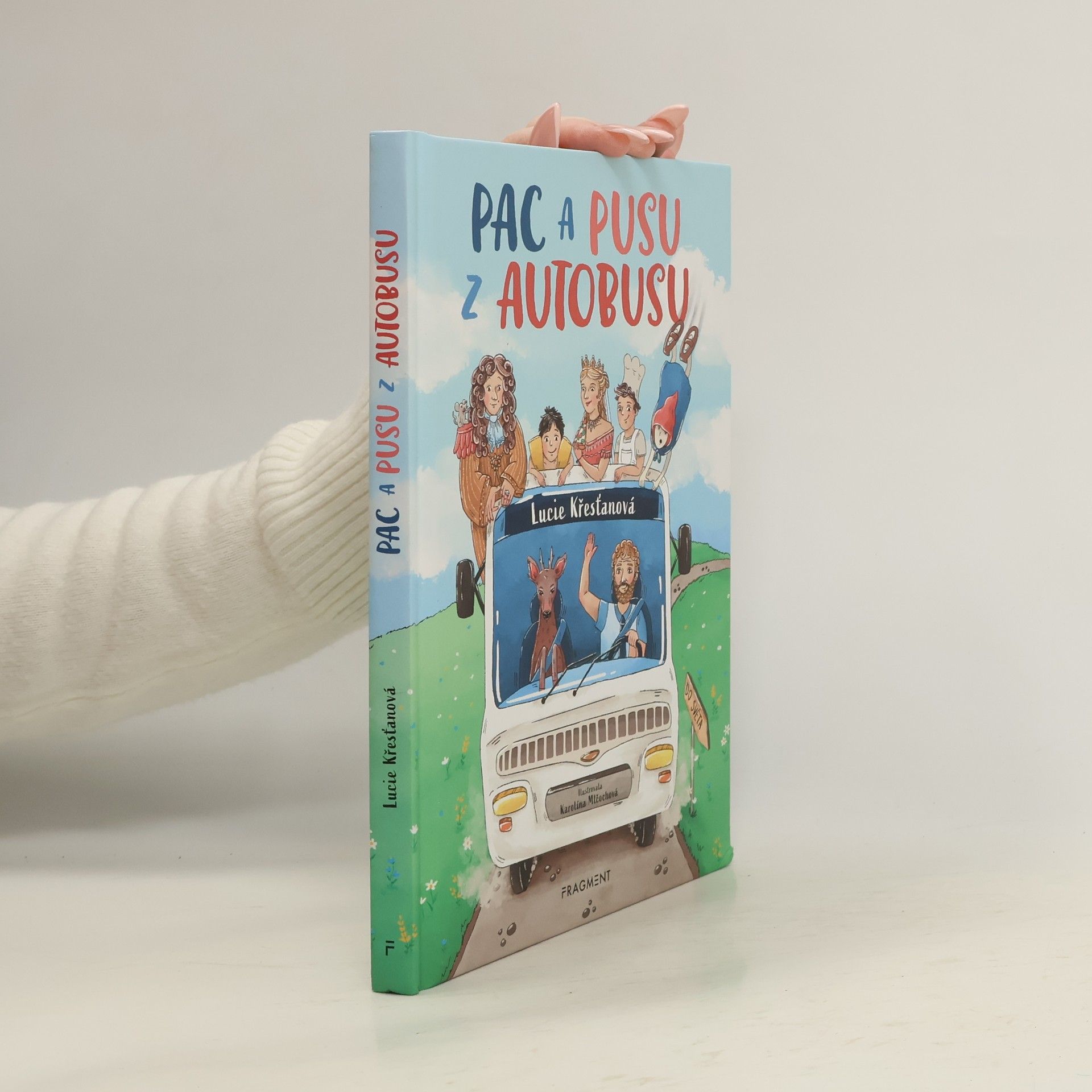 Pac a pusu z autobusu