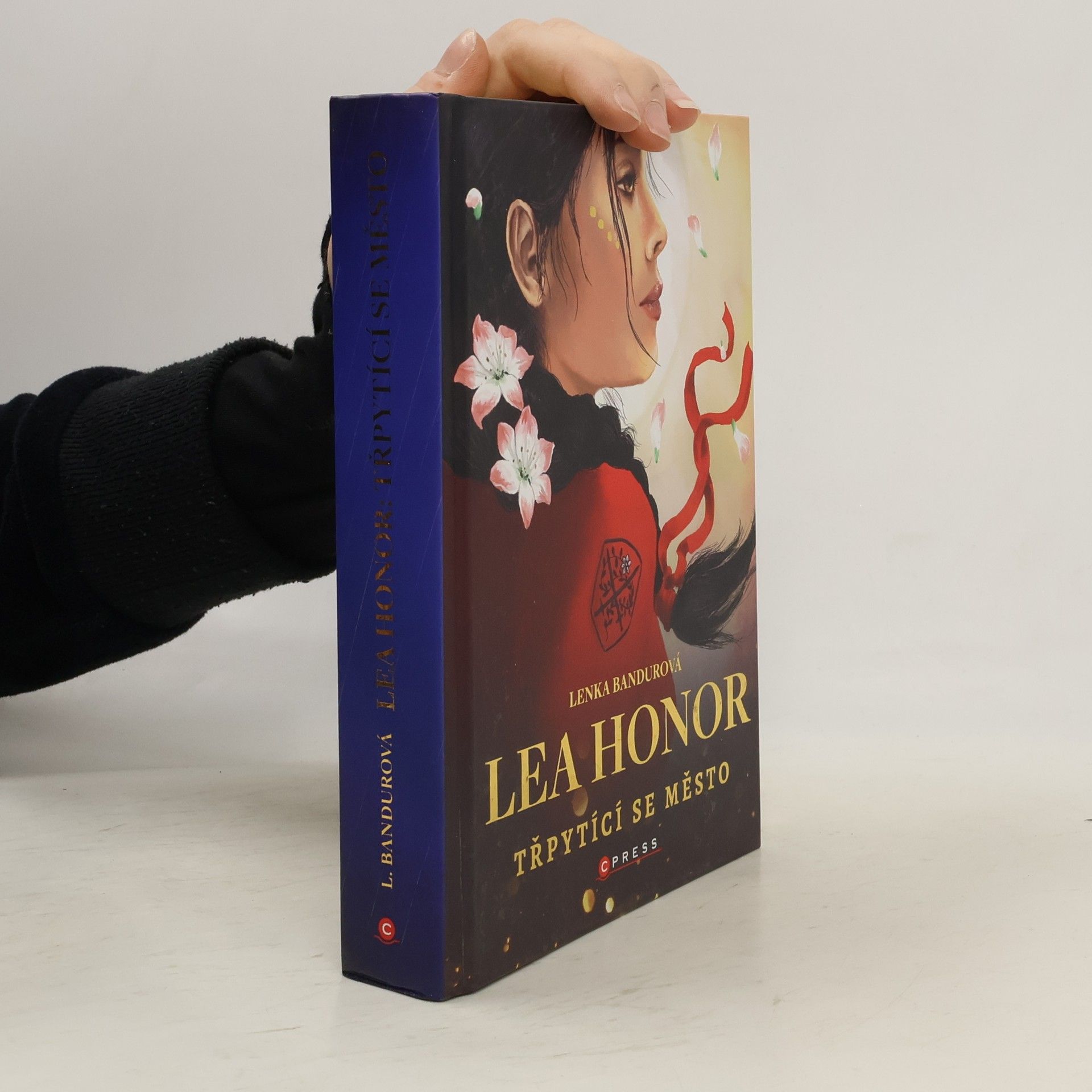 Lenka Bandurová Lea Honor. Třpytící se město