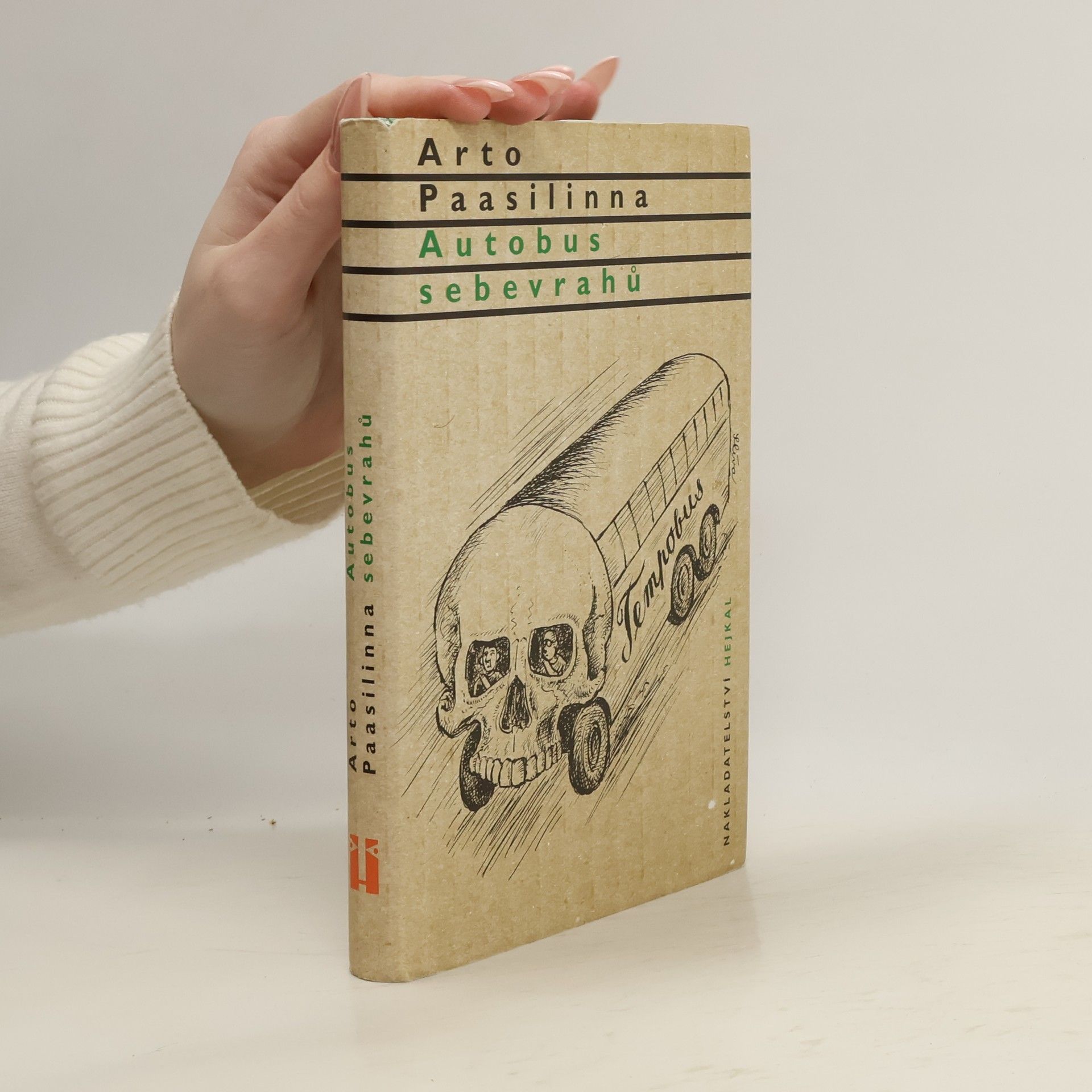 Arto Paasilinna Autobus sebevrahů