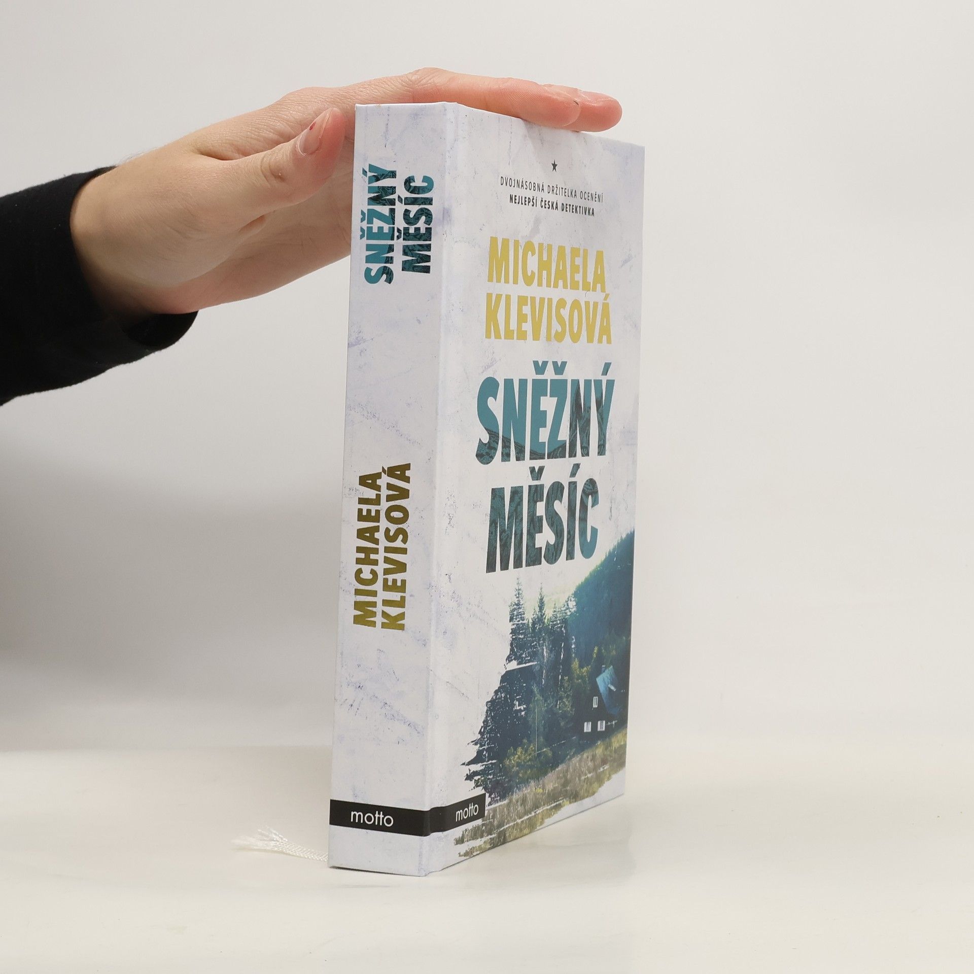 Michaela Klevisová Sněžný měsíc