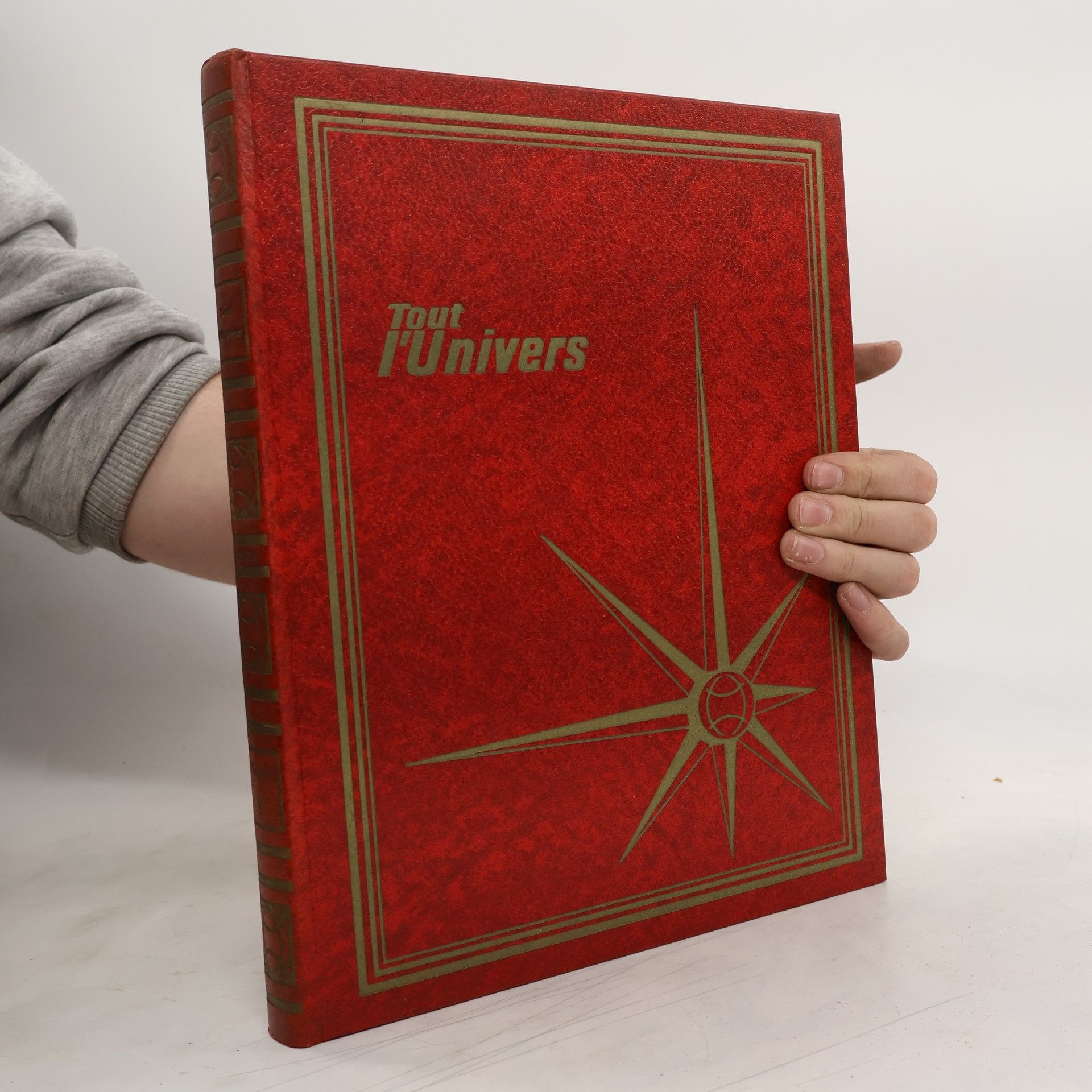 Various authors Tout l'univers 9