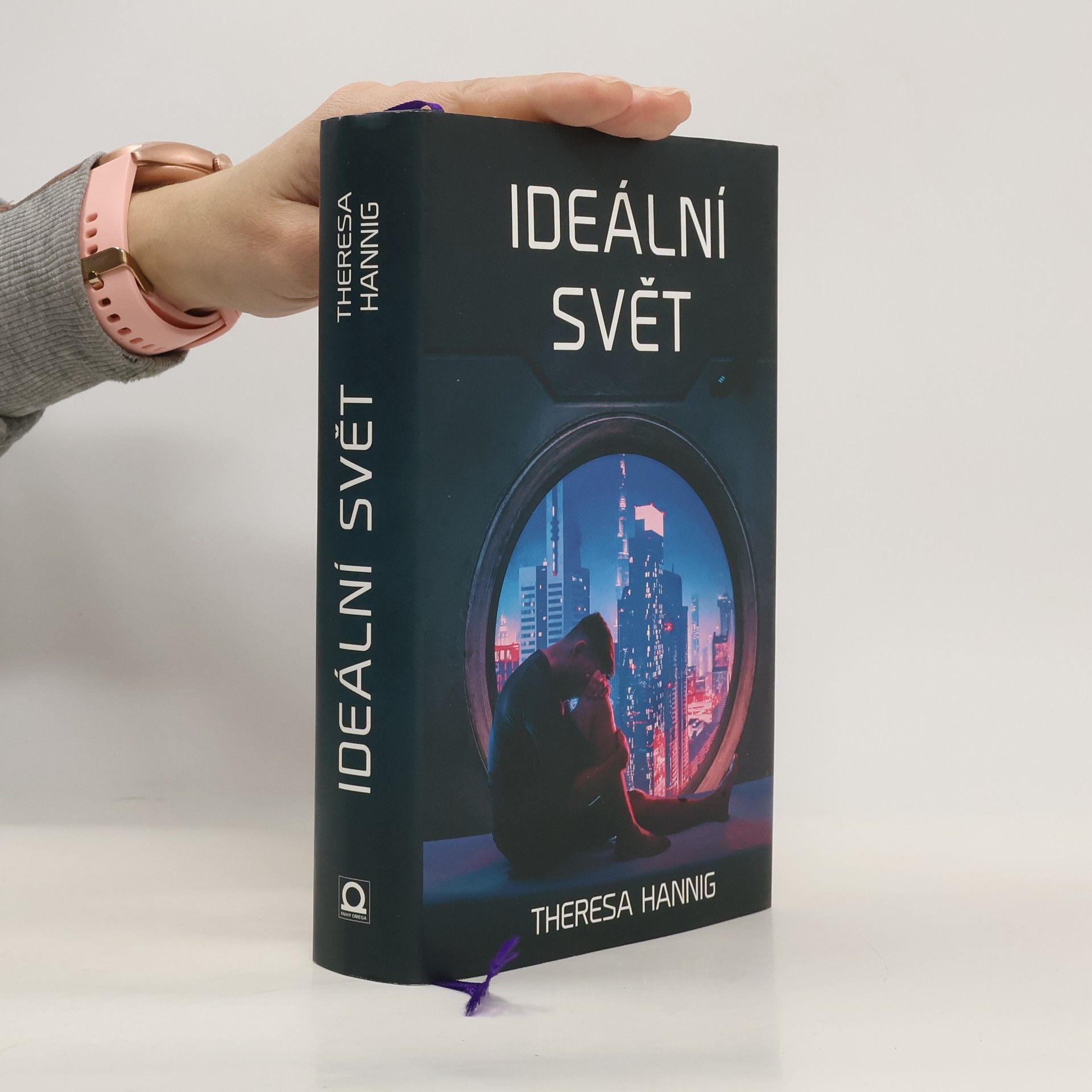 Theresa Hannig Ideální svět