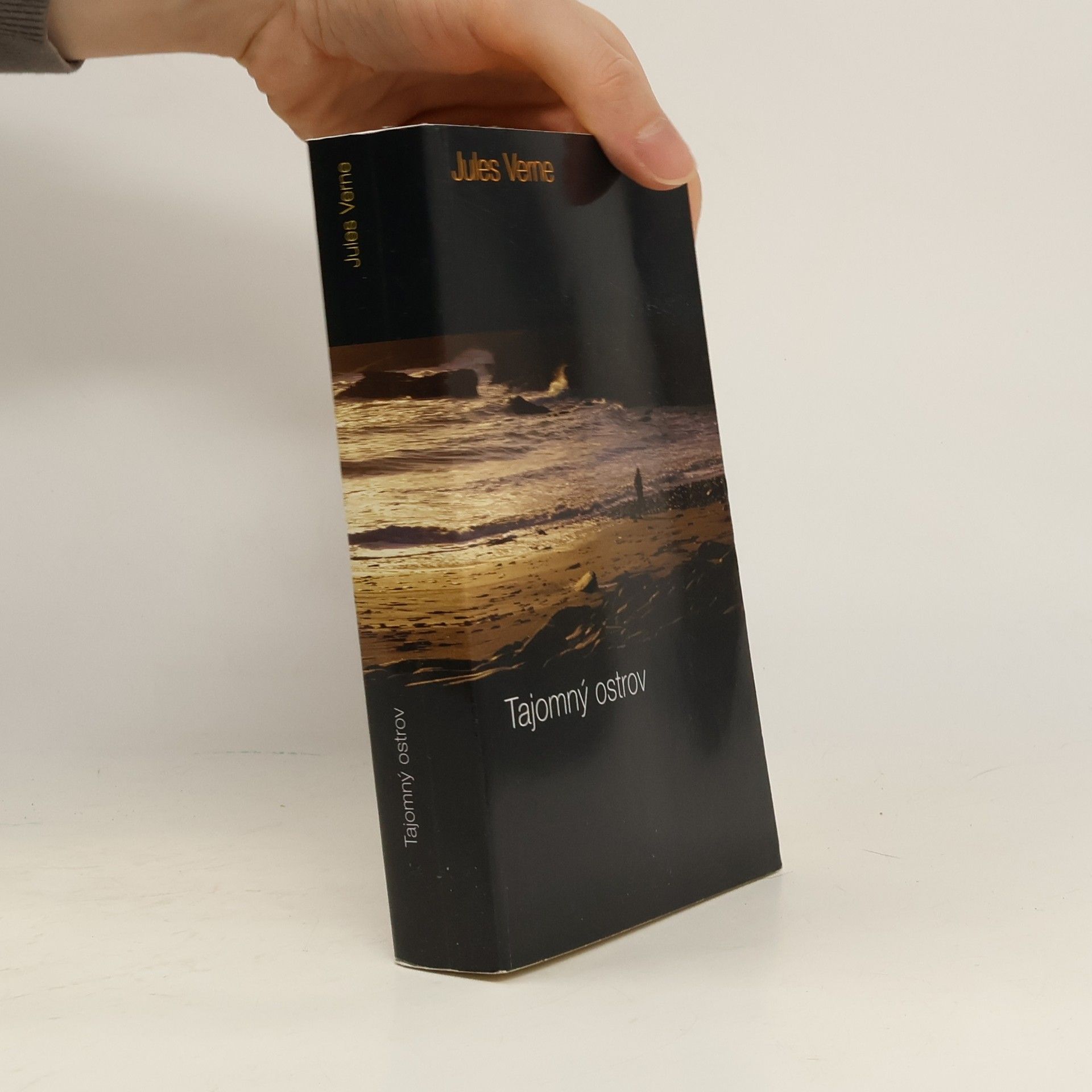 Jules Verne Tajomný ostrov