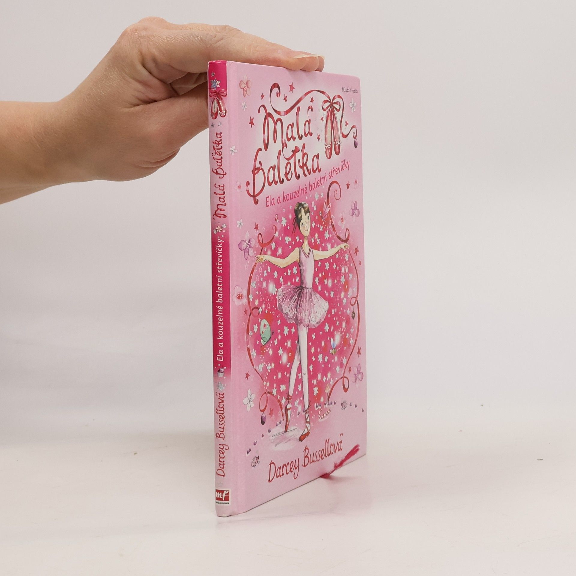 Malá baletka. Ela a kouzelné baletní střevíčky