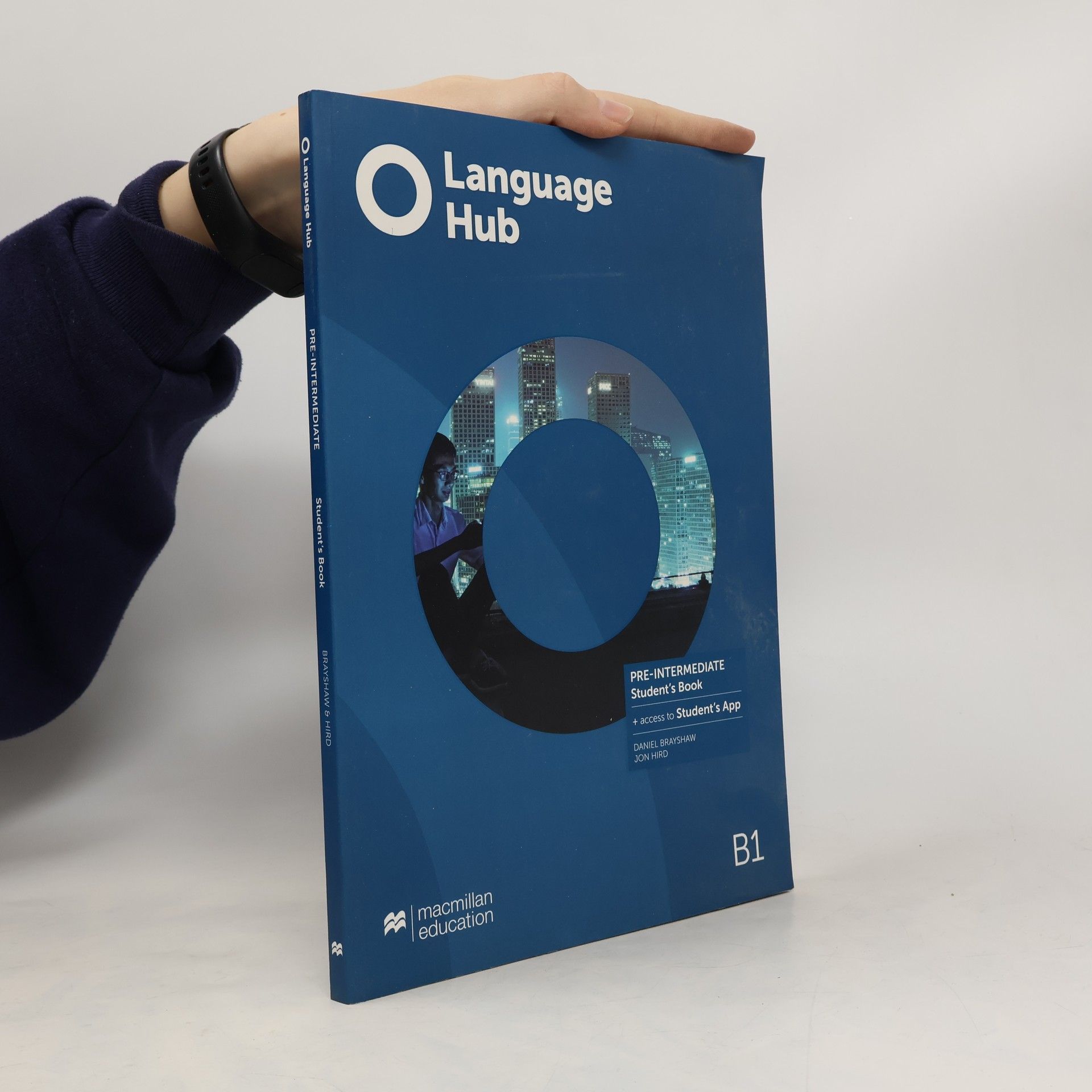 Daniel Brayshaw Language Hub Pre-inter. B1 SB + kod Student's App