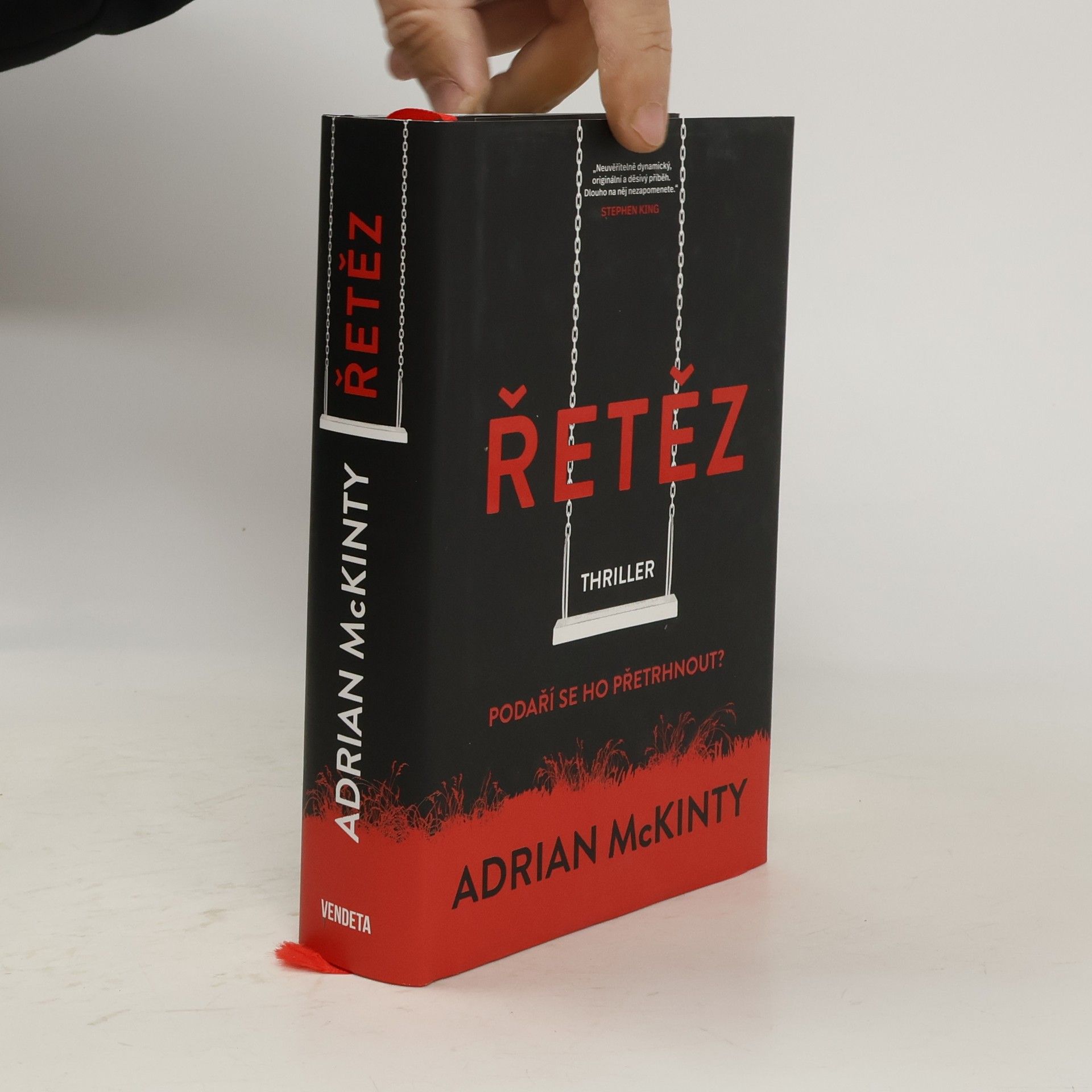 Adrian McKinty Řetěz