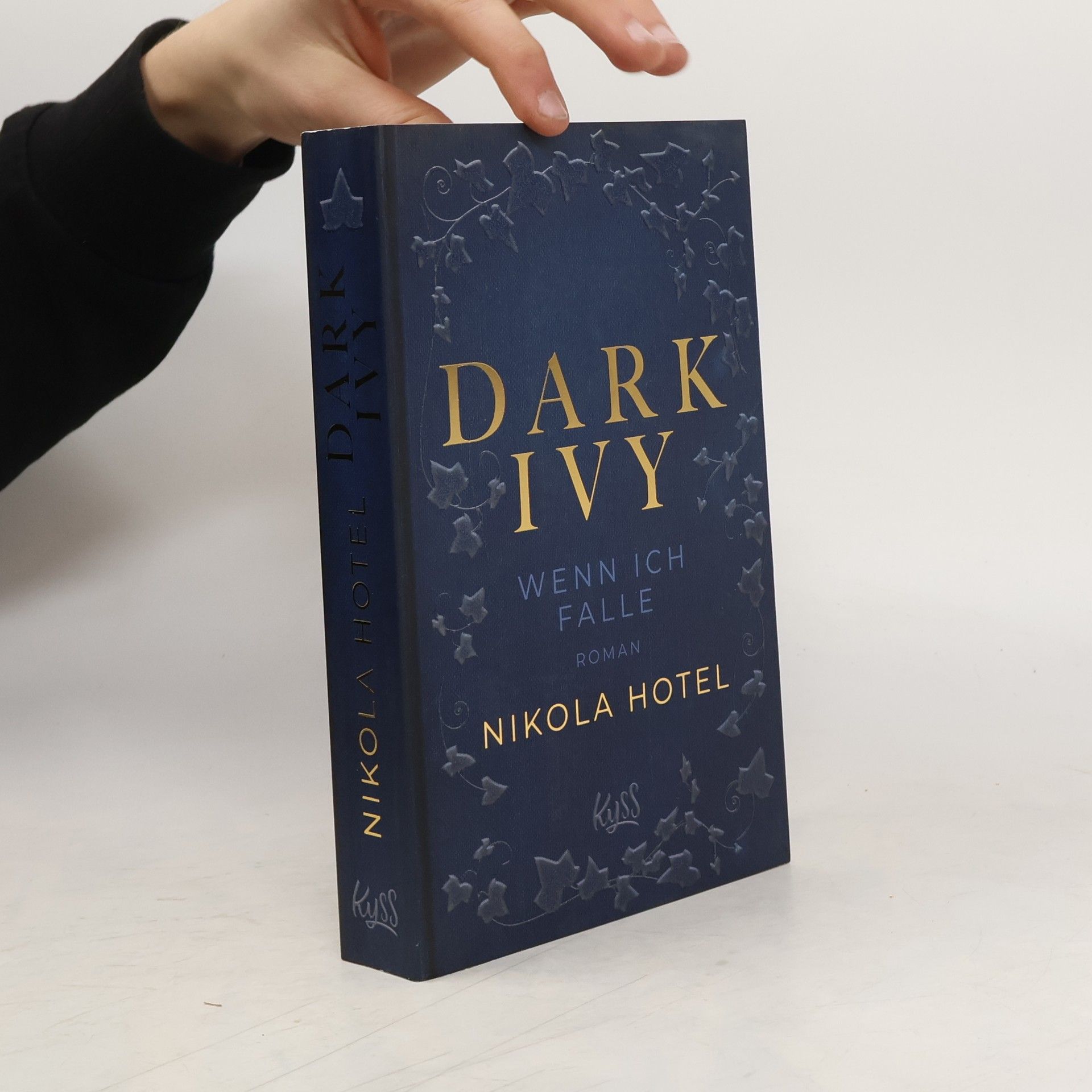 Nikola Hotel Dark Ivy - Wenn ich falle