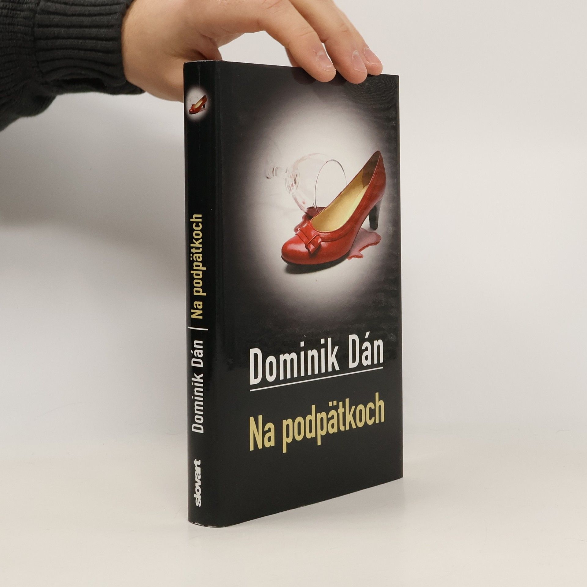 Dominik Dán Na podpätkoch