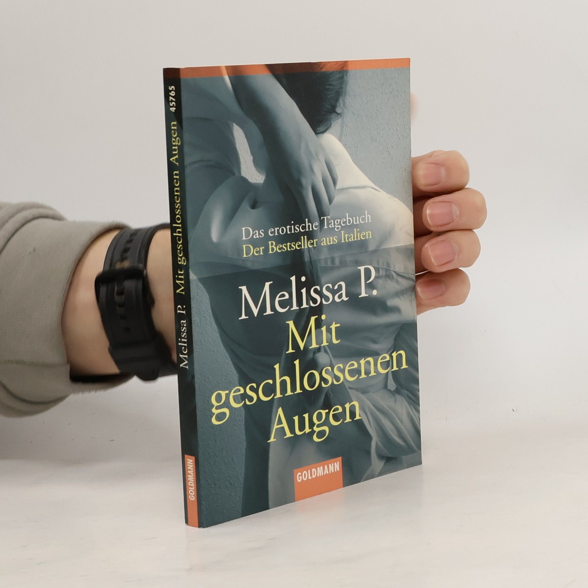 Melissa P. Mit geschlossenen Augen