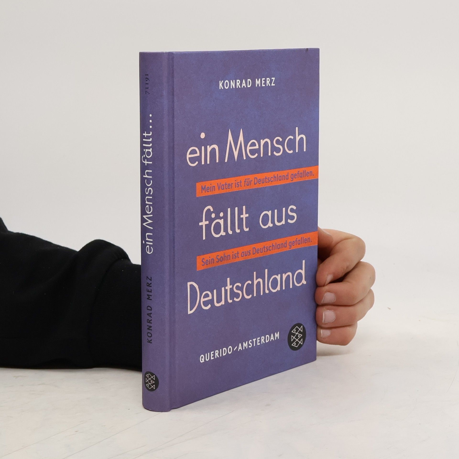 Ein Mensch fällt aus Deutschland