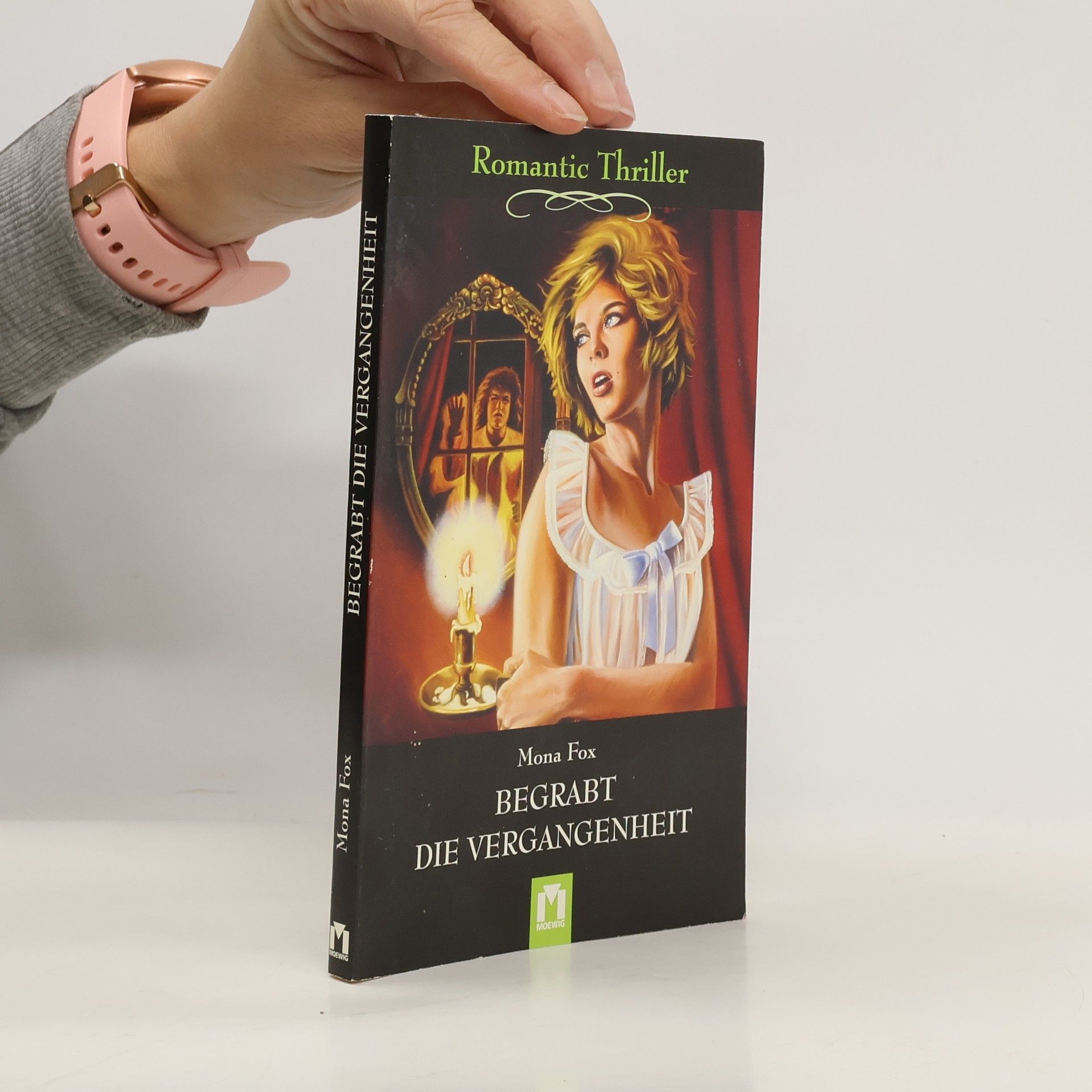 Mona Fox Begrabt die Vergangenheit