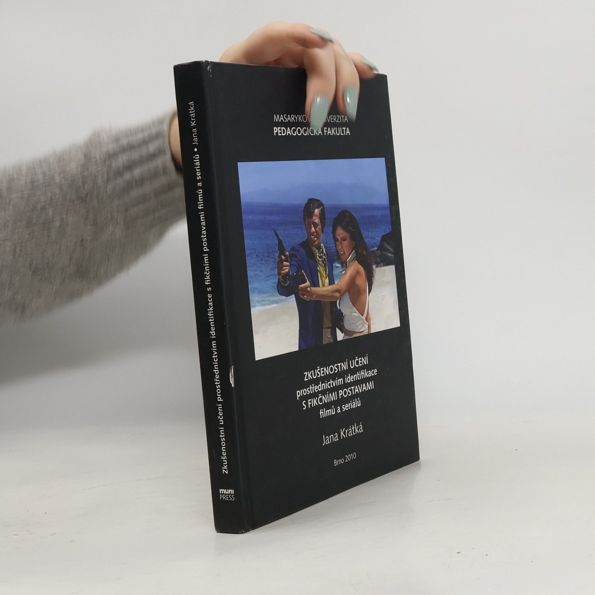 Zkušenostní učení prostřednictvím identifikace s fikčními postavami filmů a seriálů