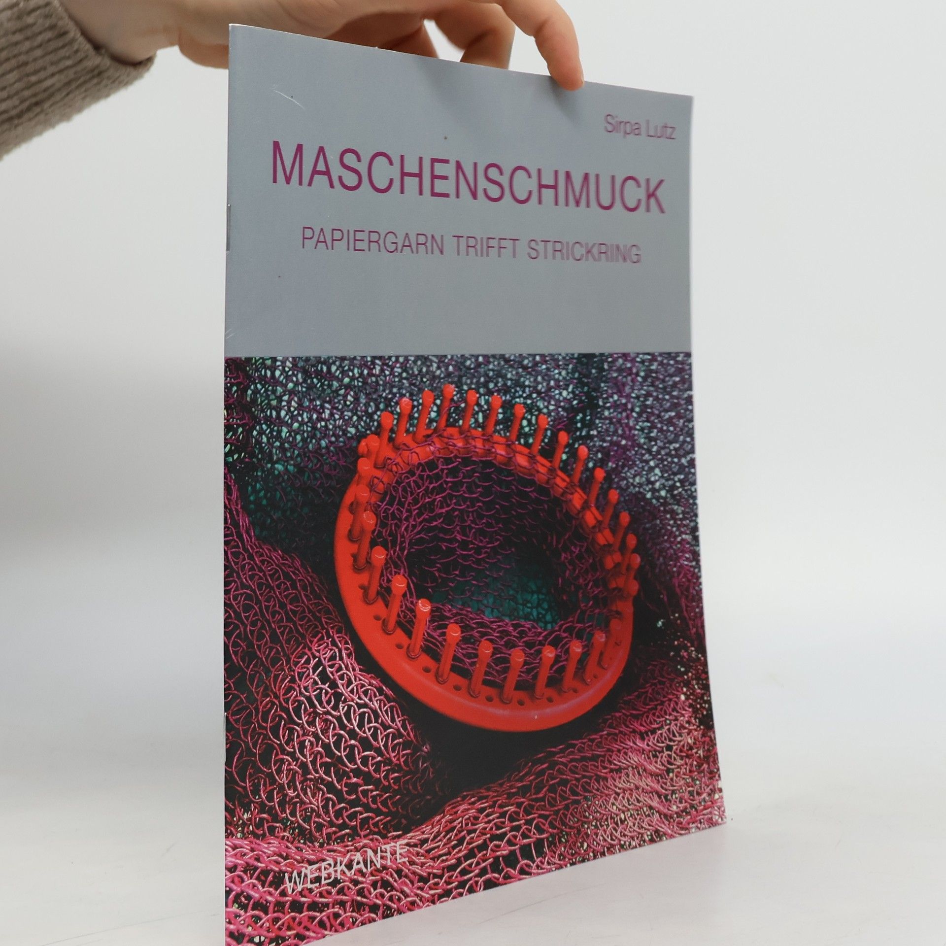 Sirpa Lutz Maschenschmuck: Papiergarn trifft Strickring