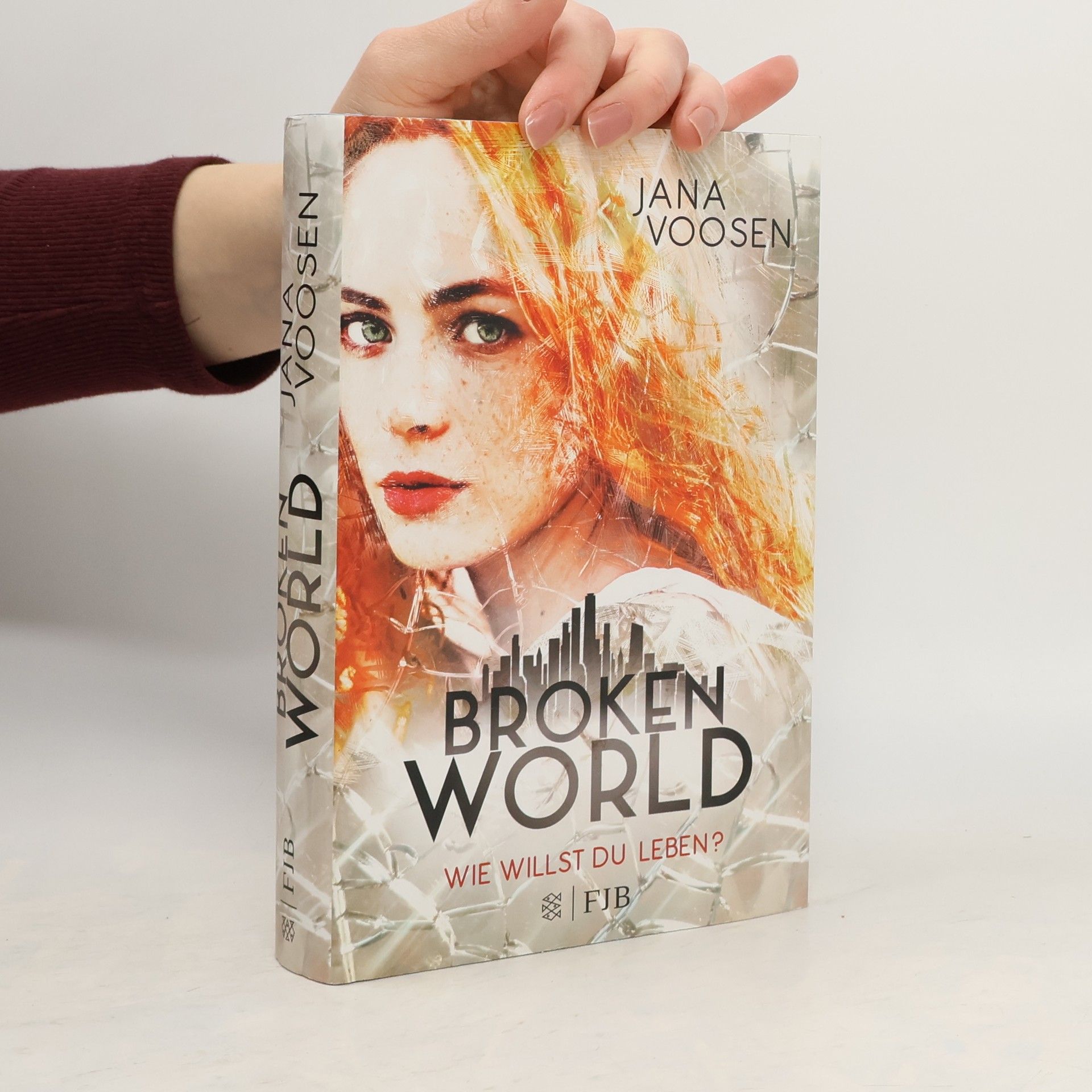 Jana Voosen Broken World