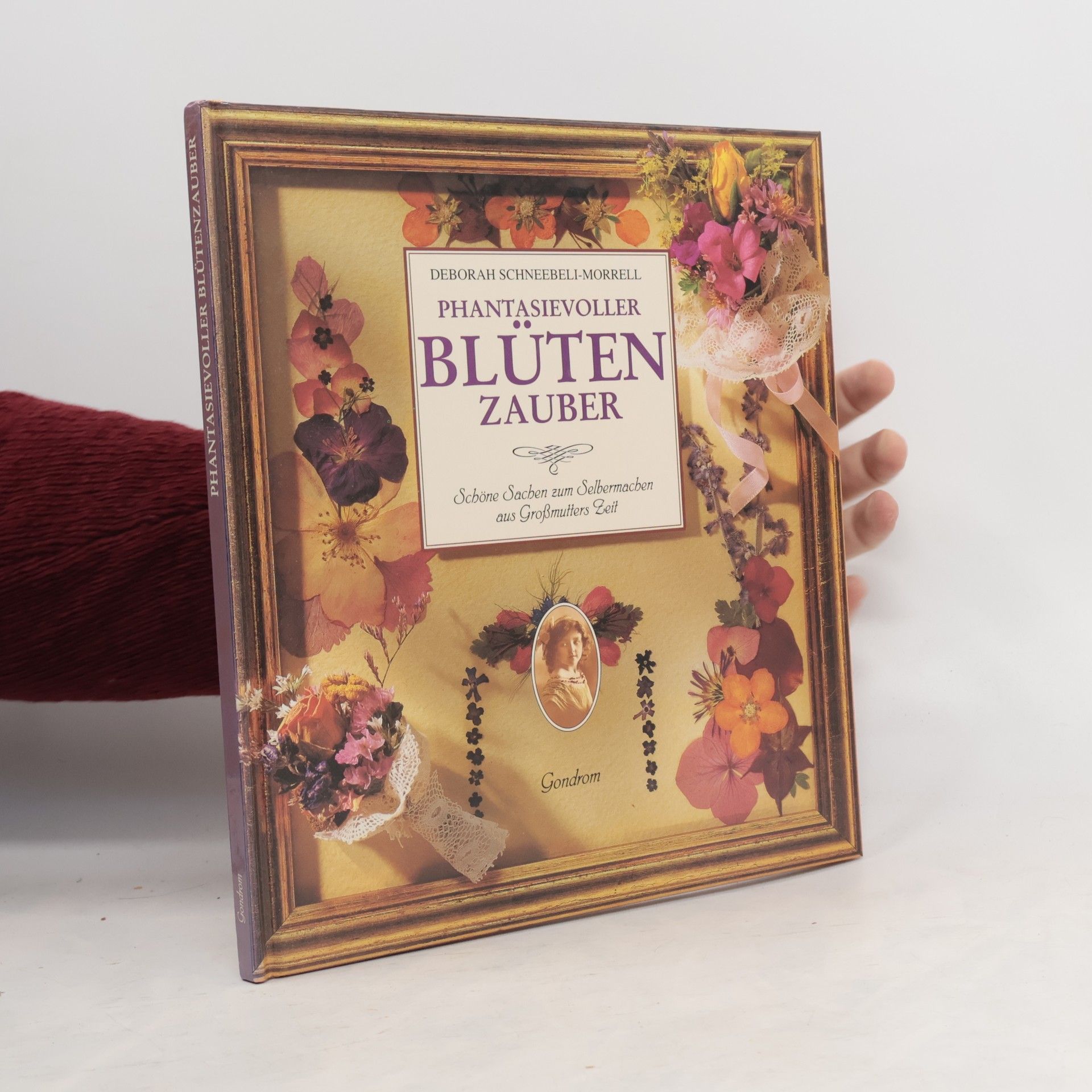 Deborah Schneebeli-Morrell Phantasievoller Blütenzauber.