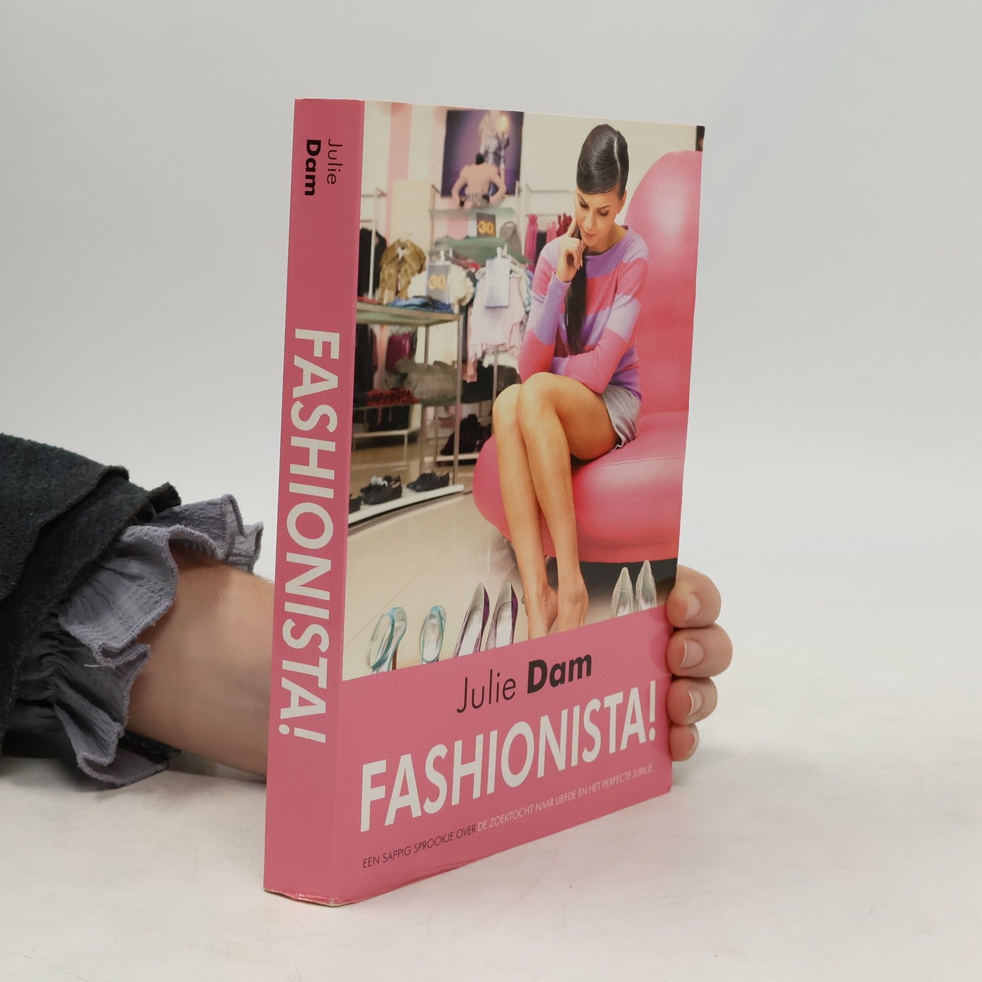 Julie Dam Fashionista