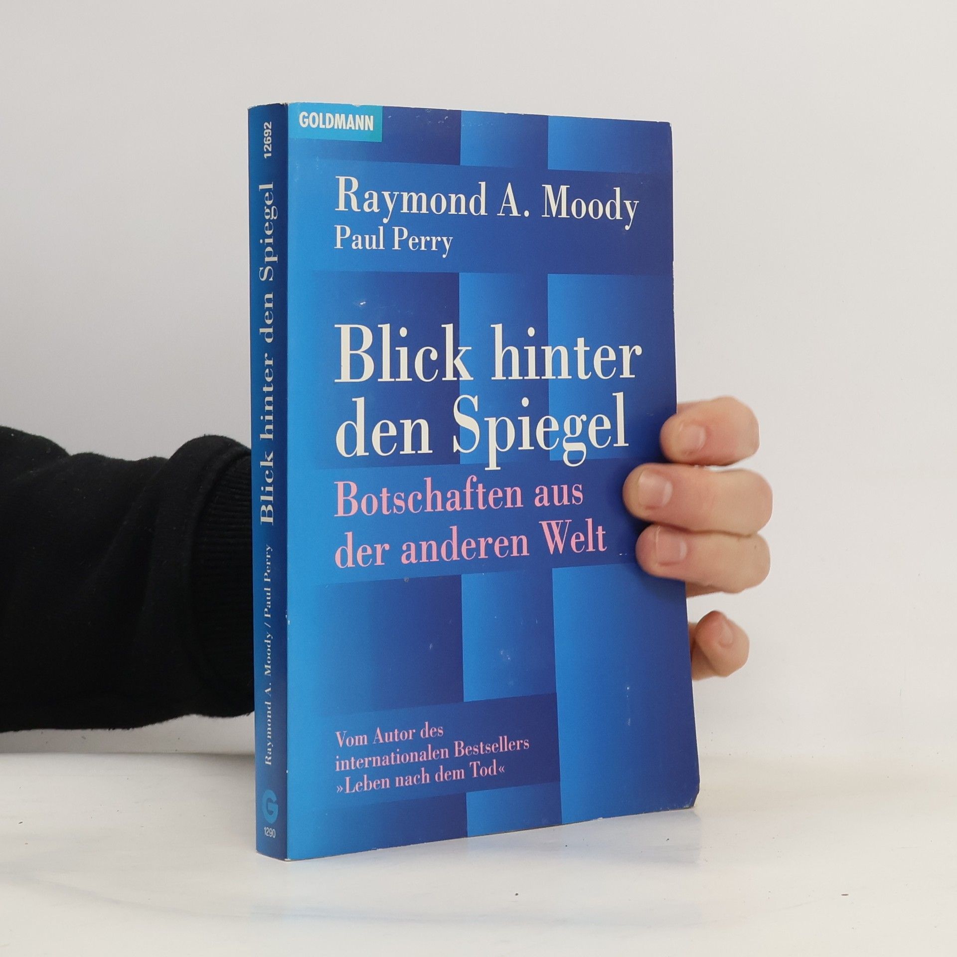 Blick hinter den Spiegel