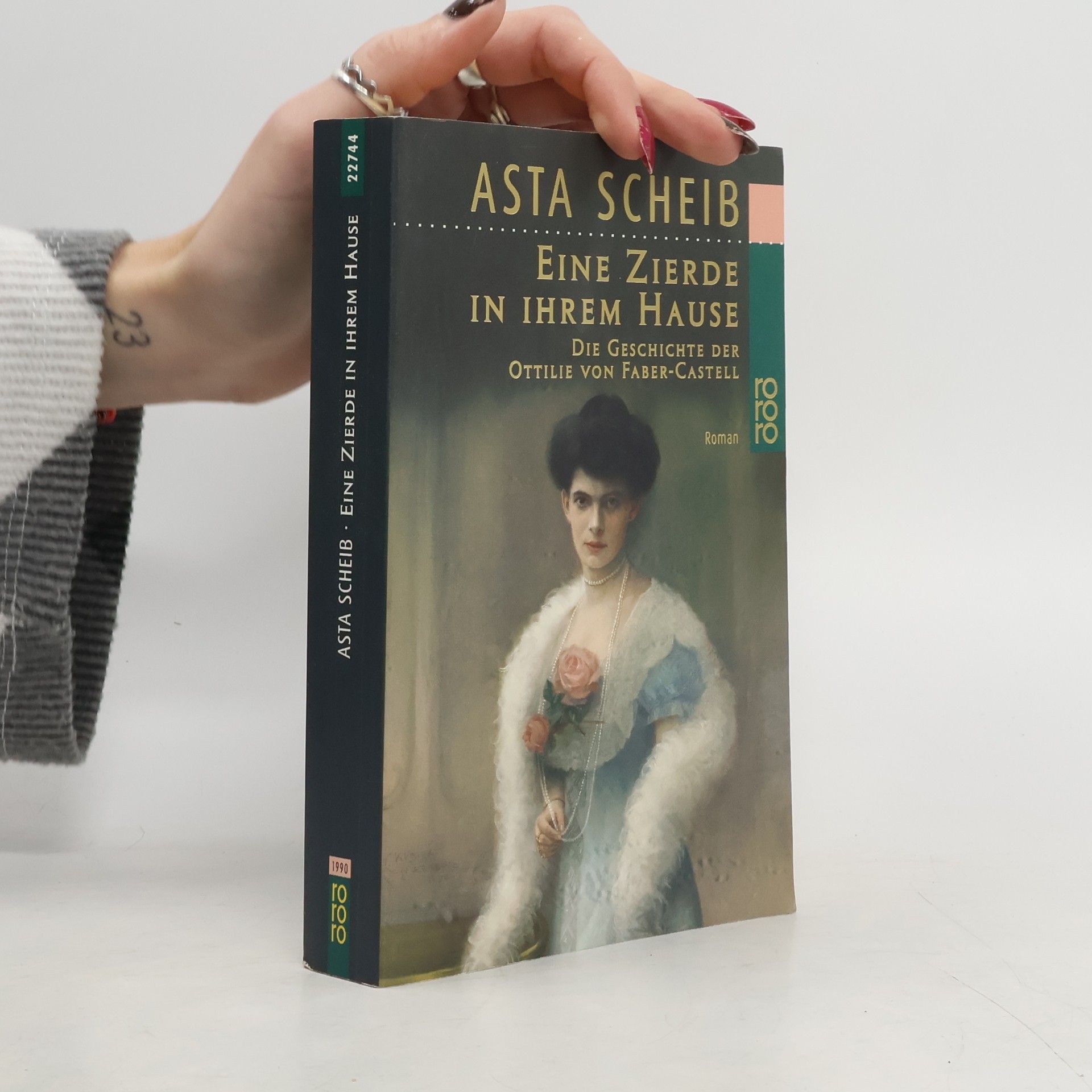 Asta Scheib Eine Zierde in ihrem Hause