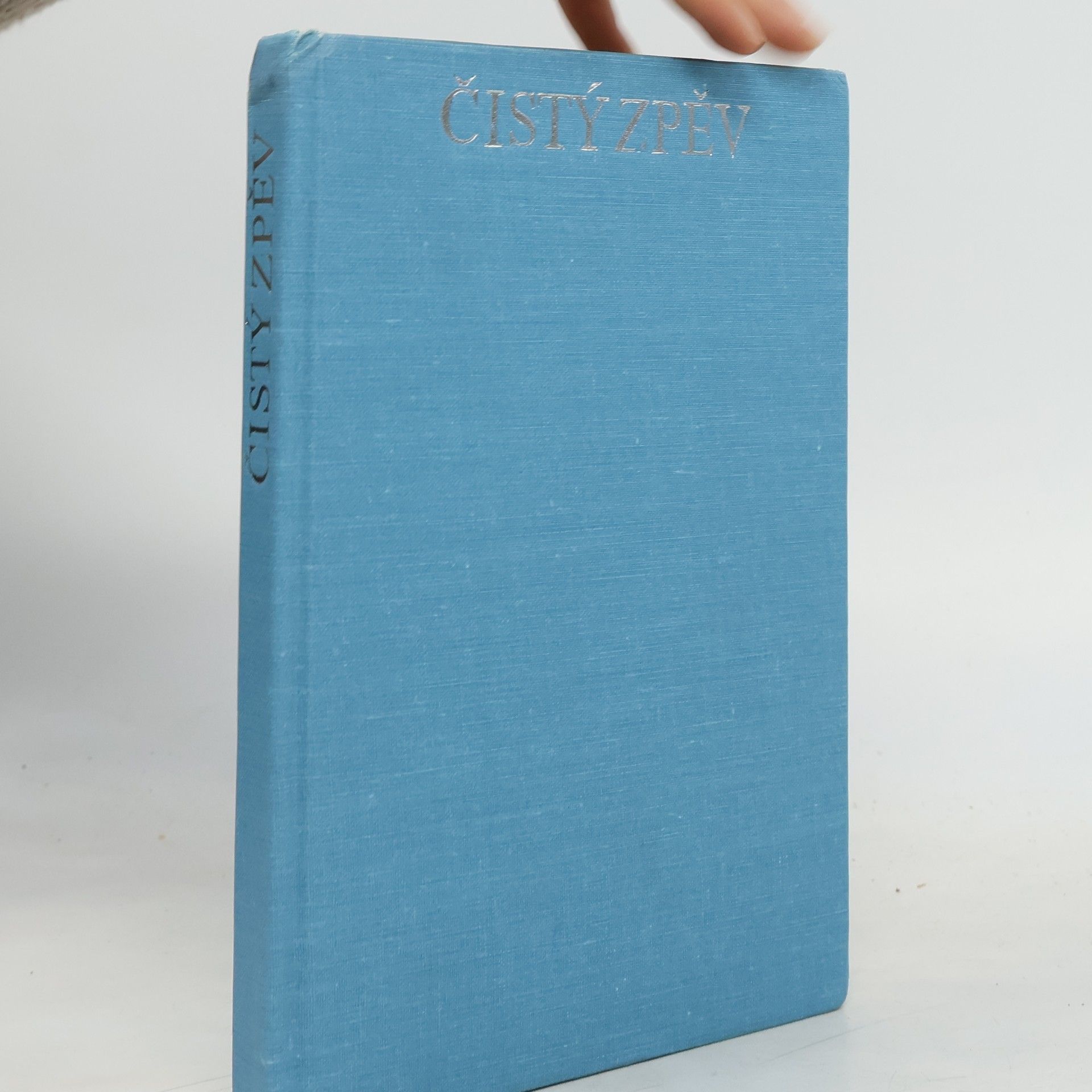 Jan Pilař Čistý zpěv. Deset současných polských básníků