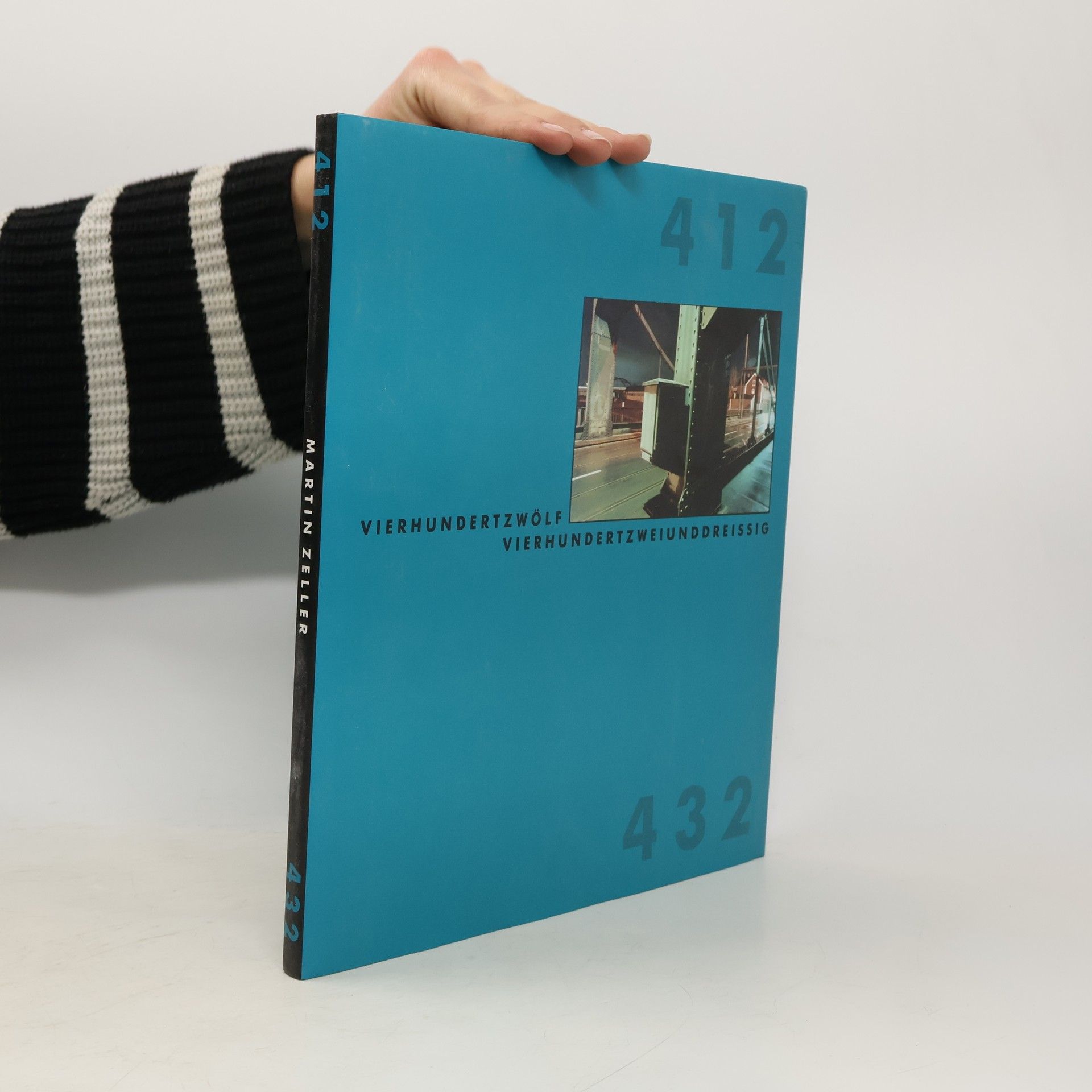 Vierhundertzwölf, vierhundertzweiunddreissig