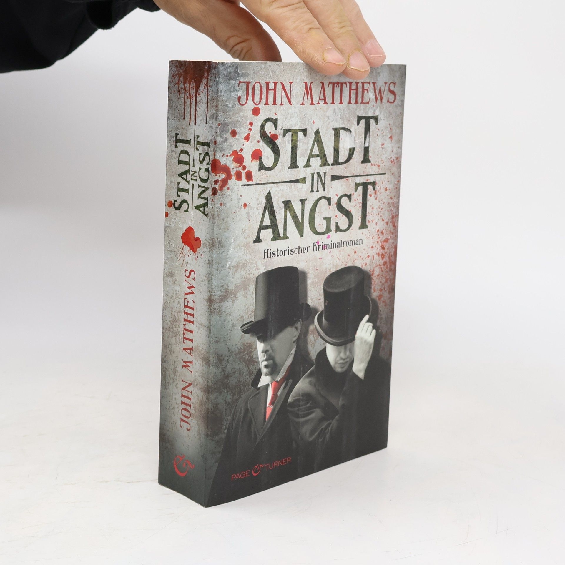 John Matthews Stadt in Angst