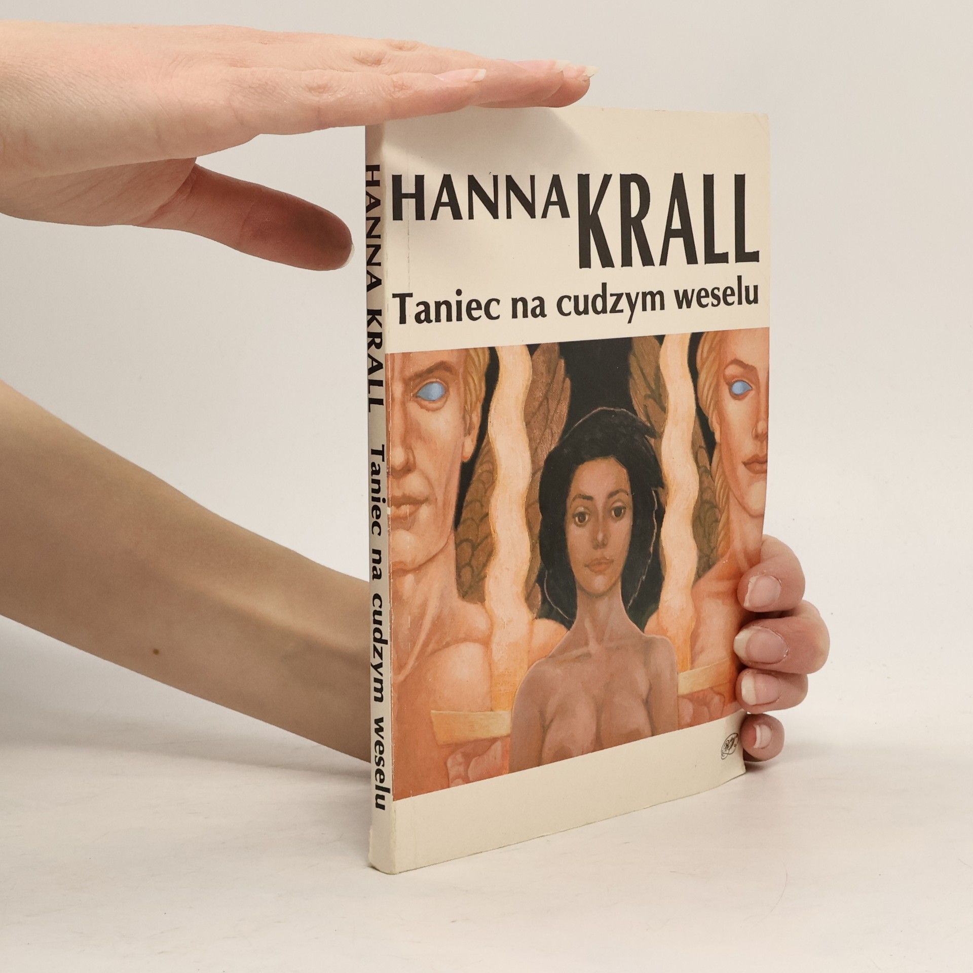 Hanna Krallová Taniec na cudzym weselu