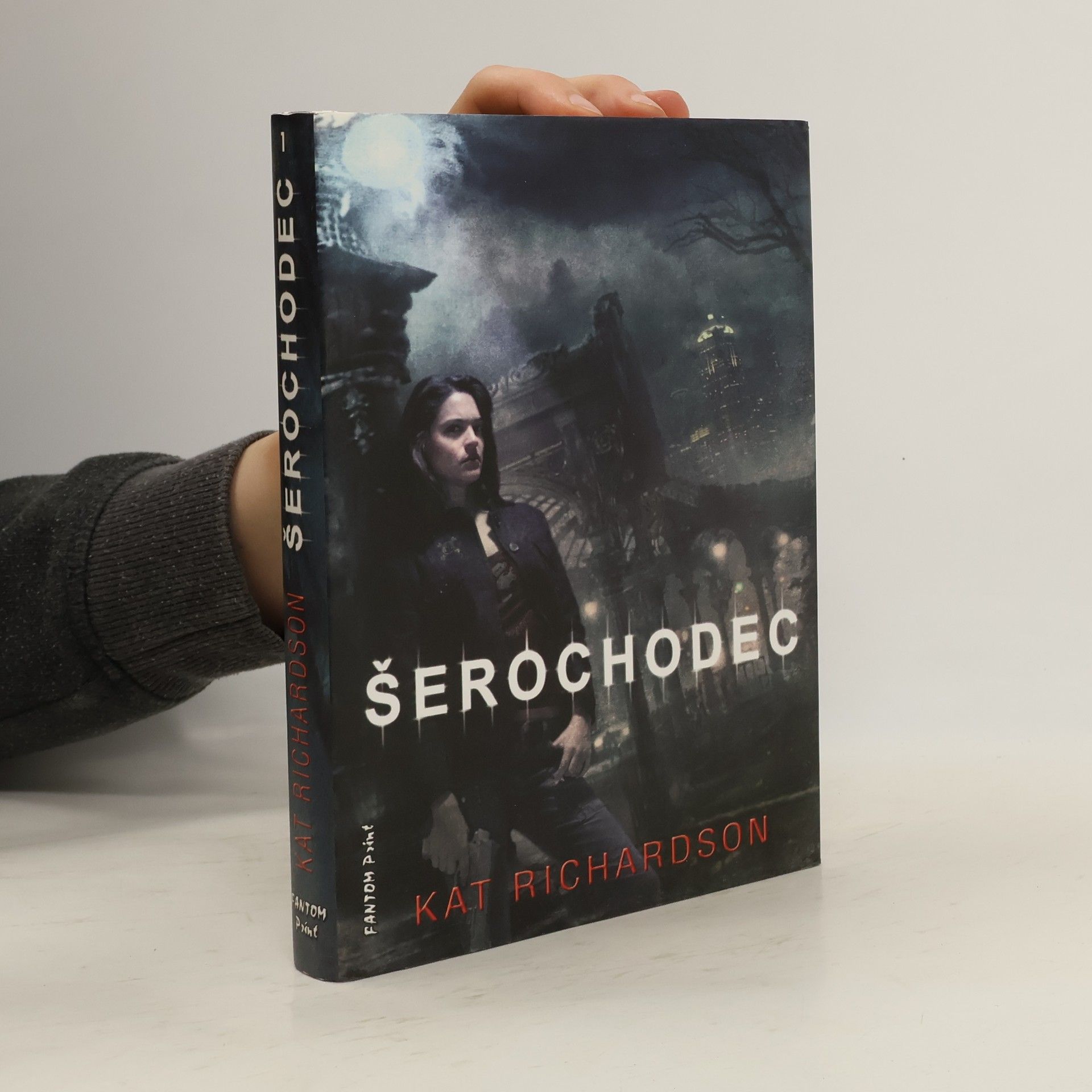 Kat Richardson Šerochodec