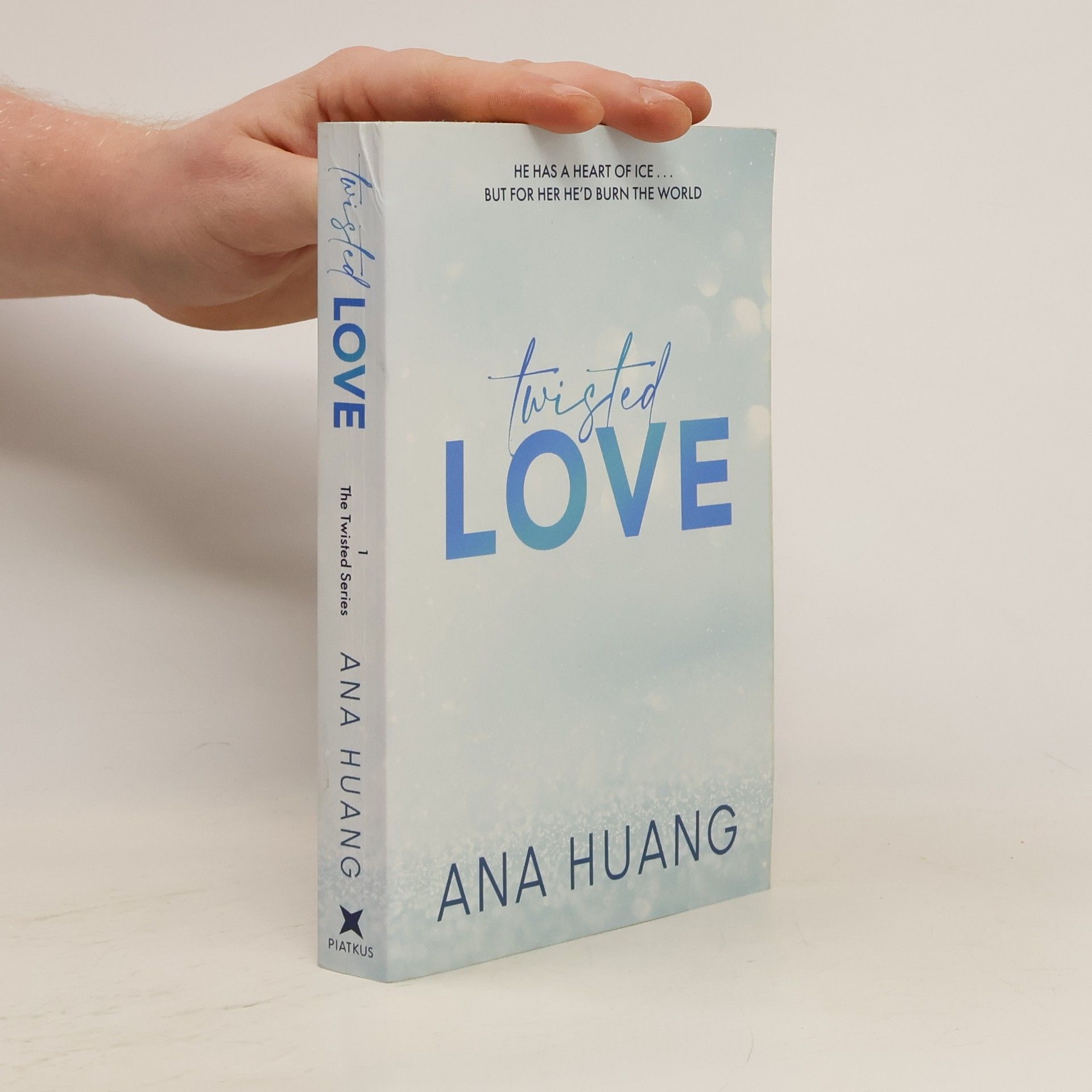 Ana Huang Twisted love. Twisted book one