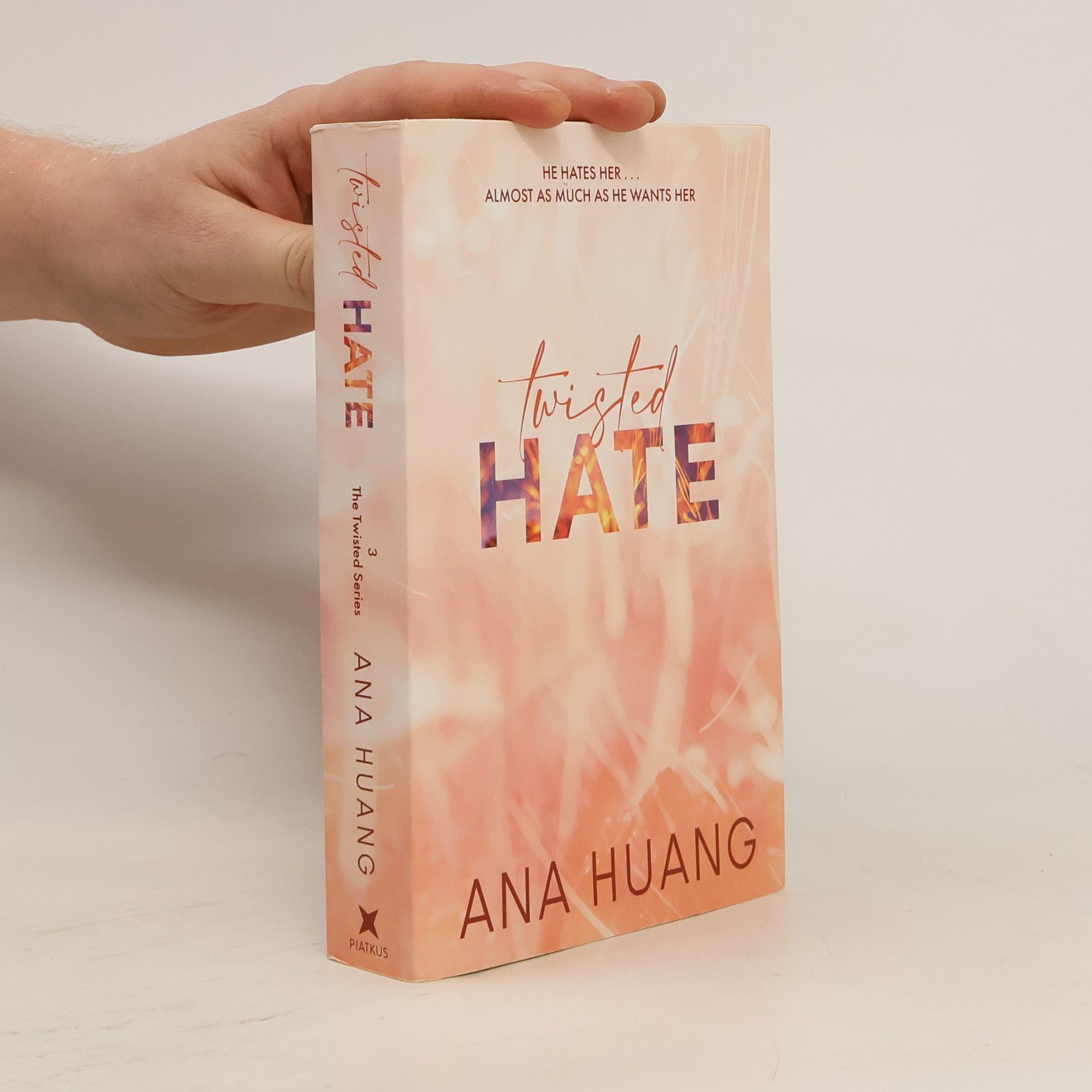 Ana Huang Twisted hate. Twisted book three