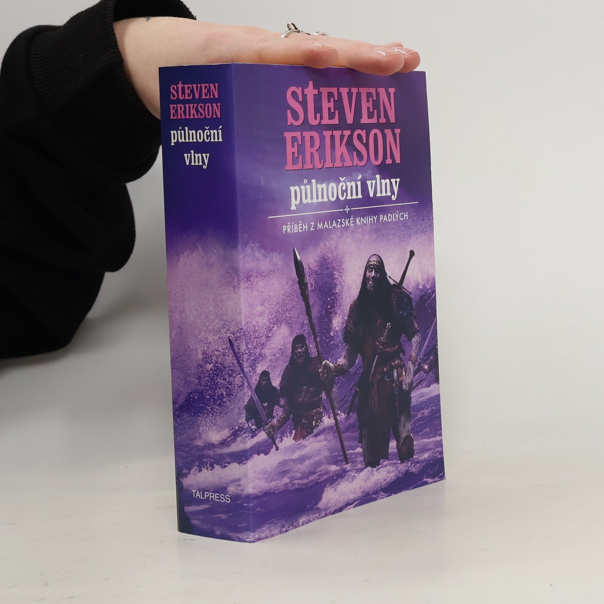 Steven Erikson Půlnoční vlny