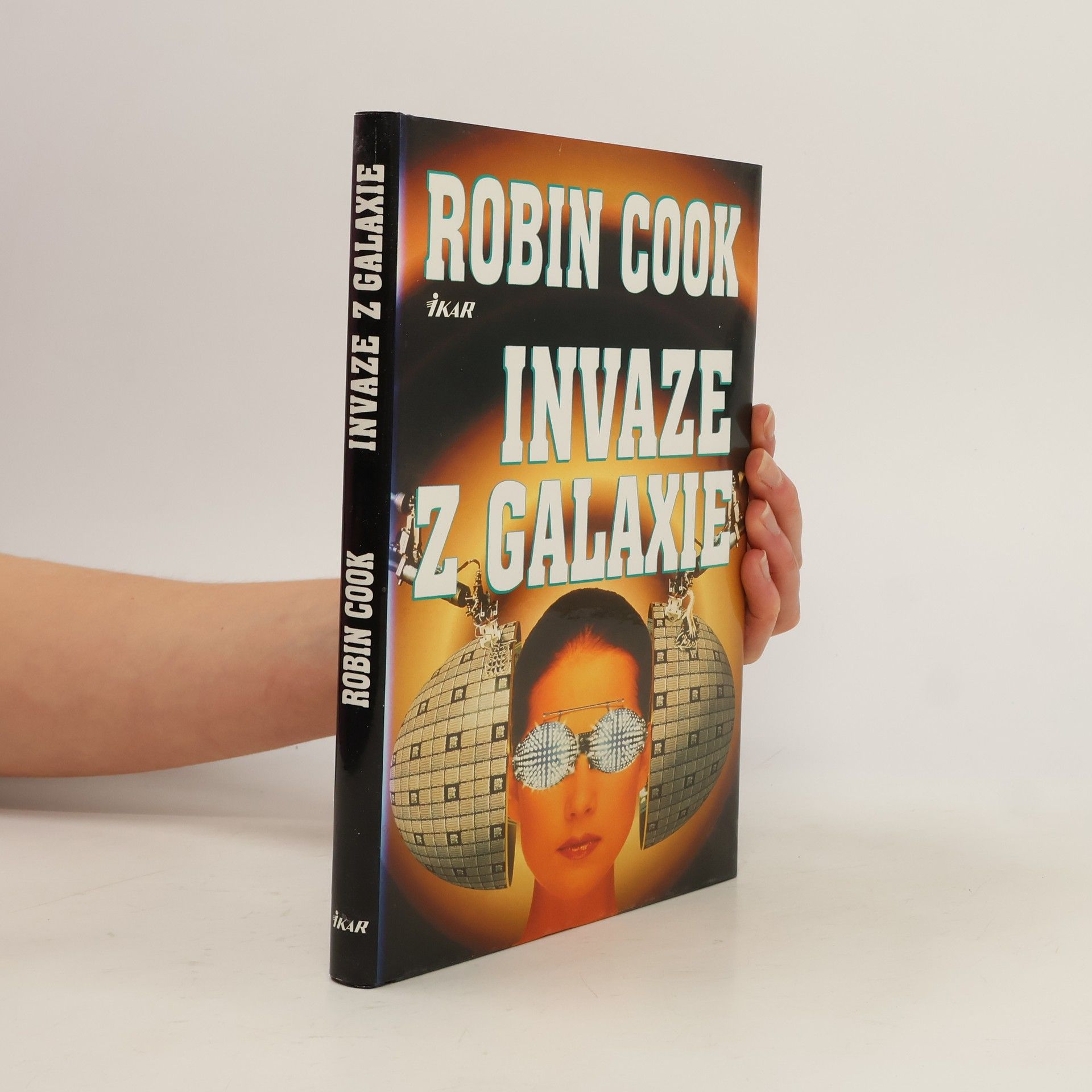 Robin Cook Invaze z galaxie