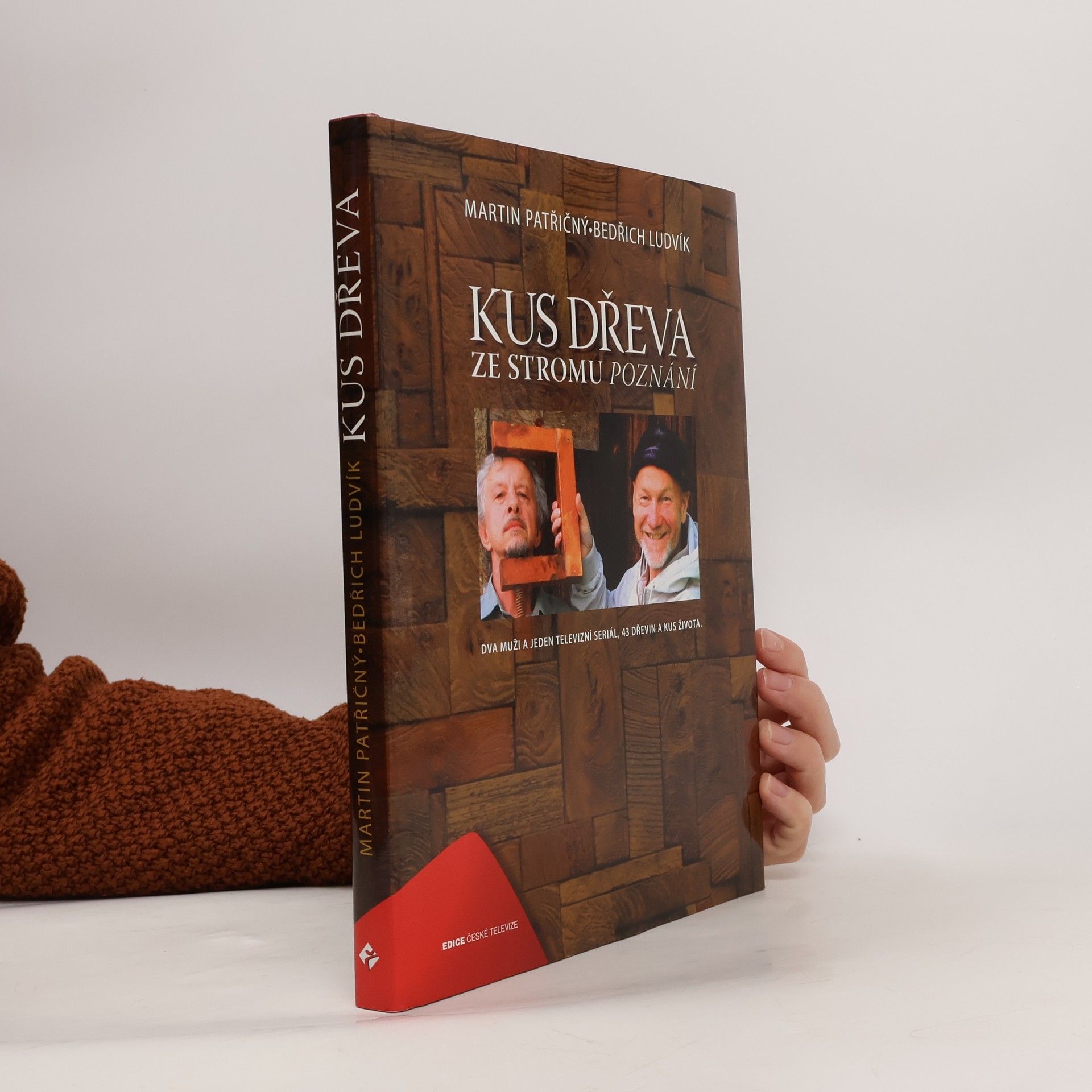 Kus dřeva ze stromu poznání