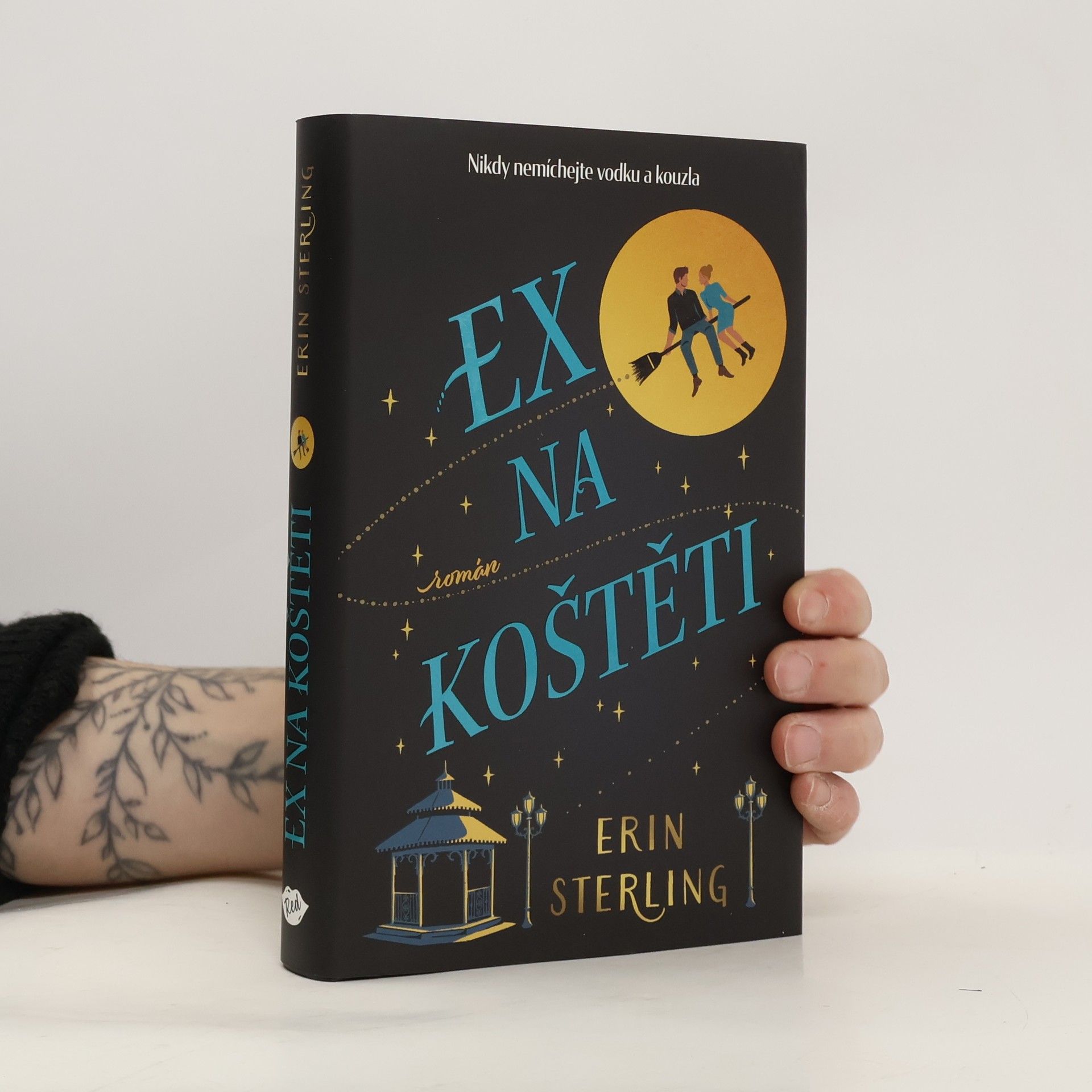 Rachel Hawkins Ex na koštěti