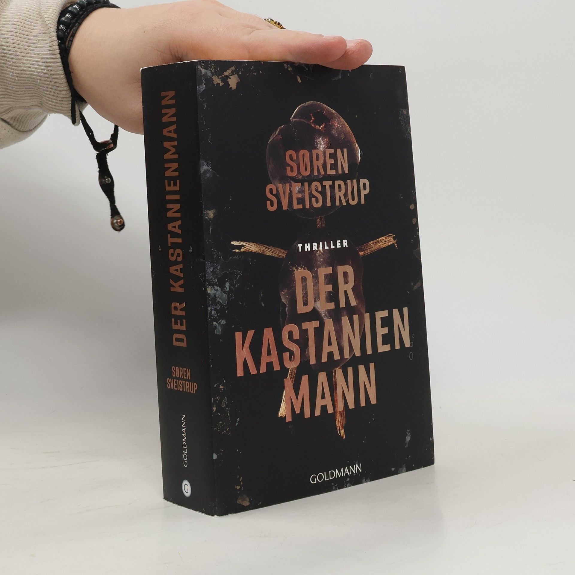 Søren Sveistrup Der Kastanienmann