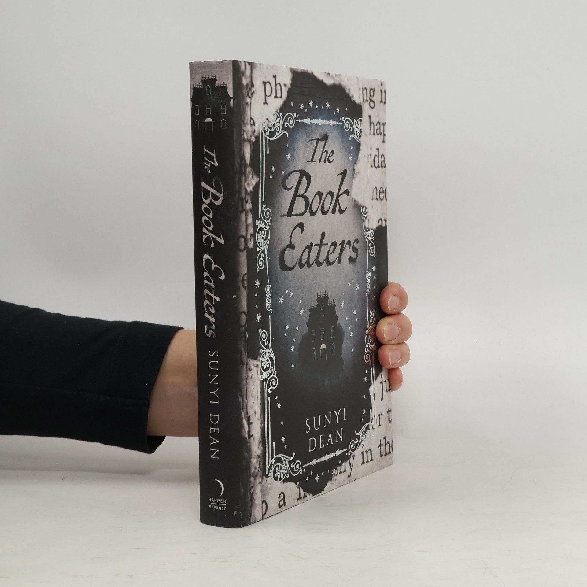 Sunyi Dean The Book Eaters