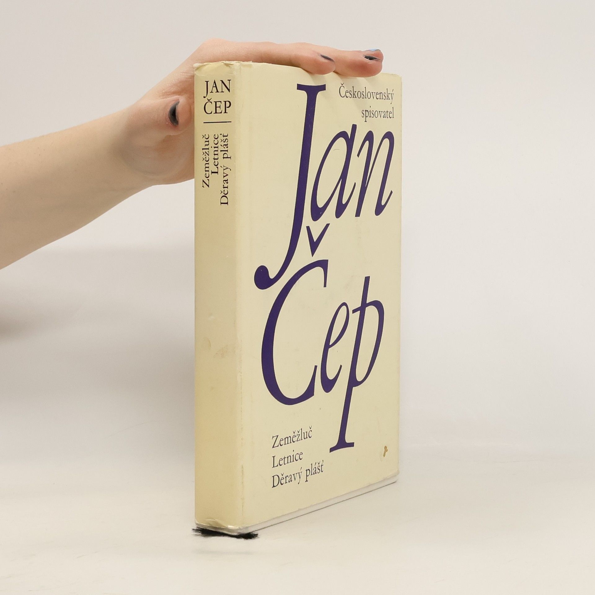 Jan Čep Zeměžluč. Letnice. Děravý plášť