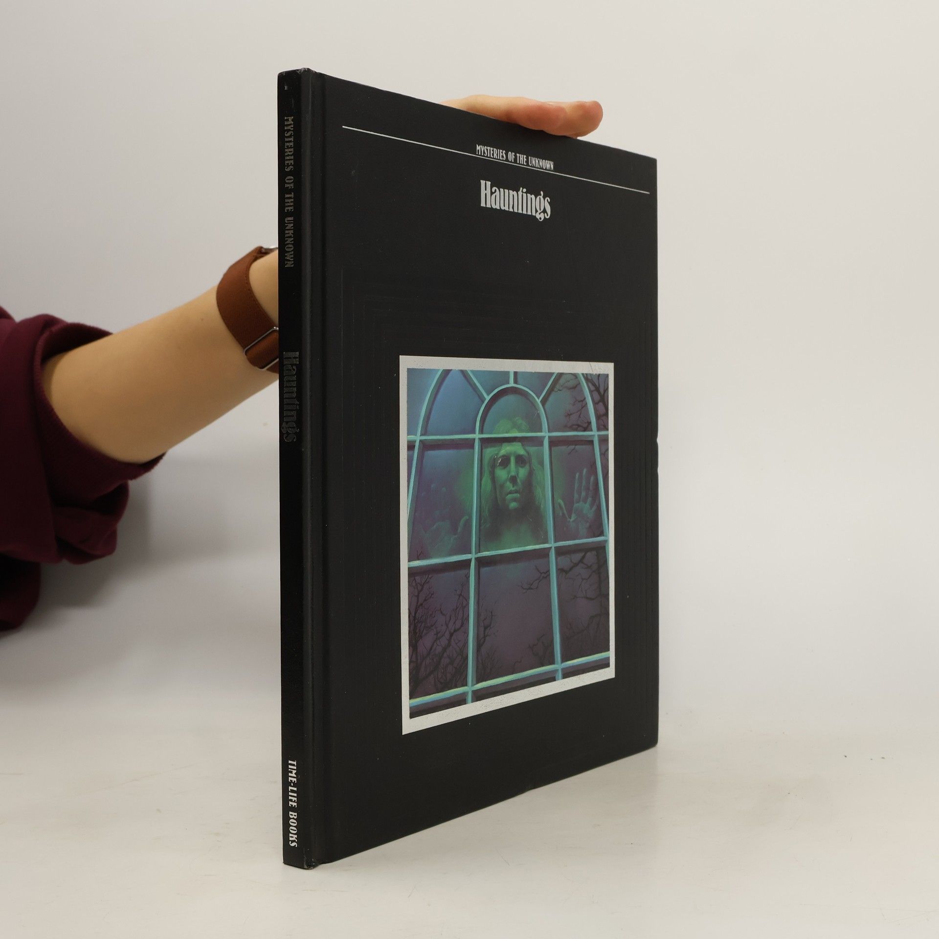 Various authors Hauntings