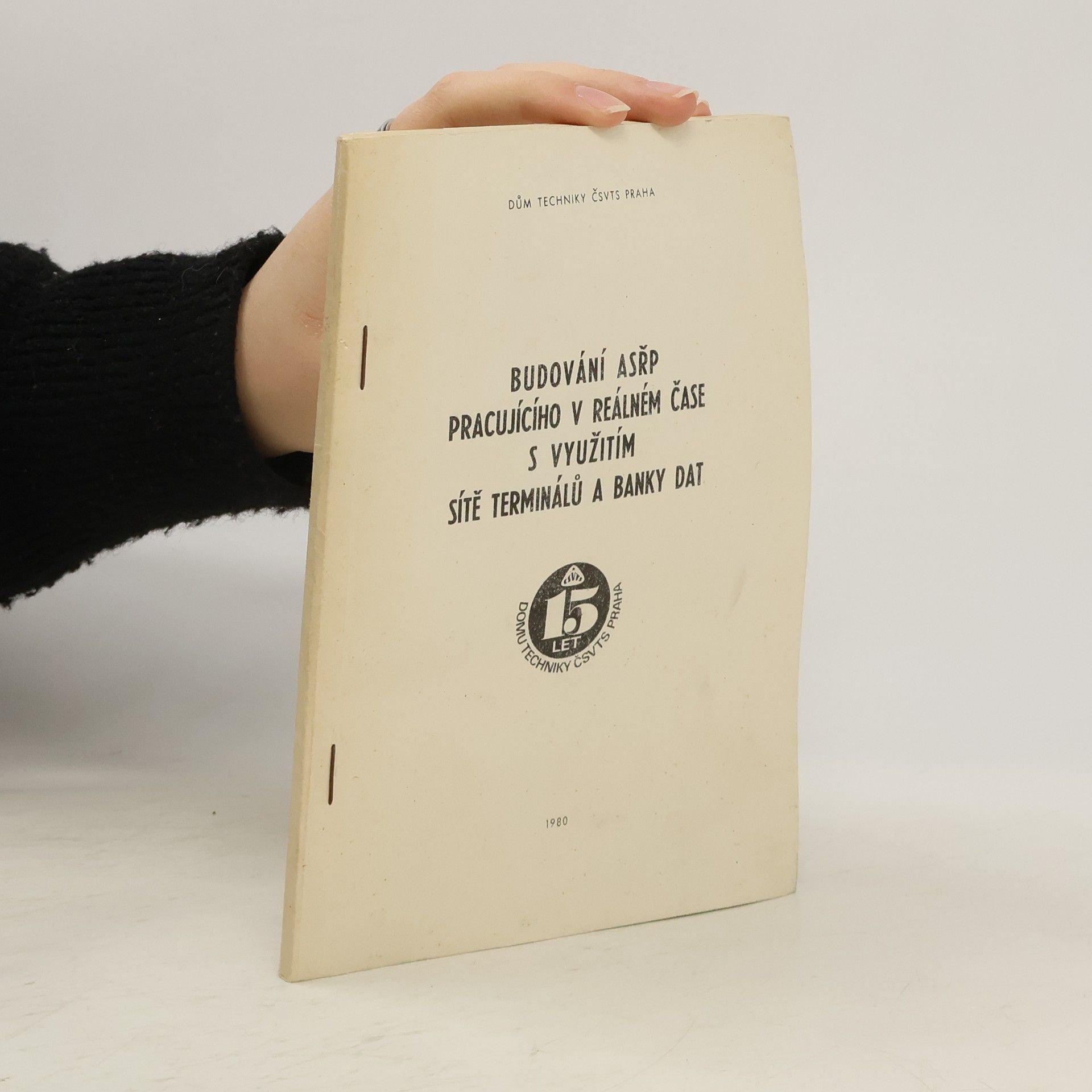 Kolektív autorov Budování ASŘP pracujícího v reálném čase s využitím sítě terminálů a banky dat