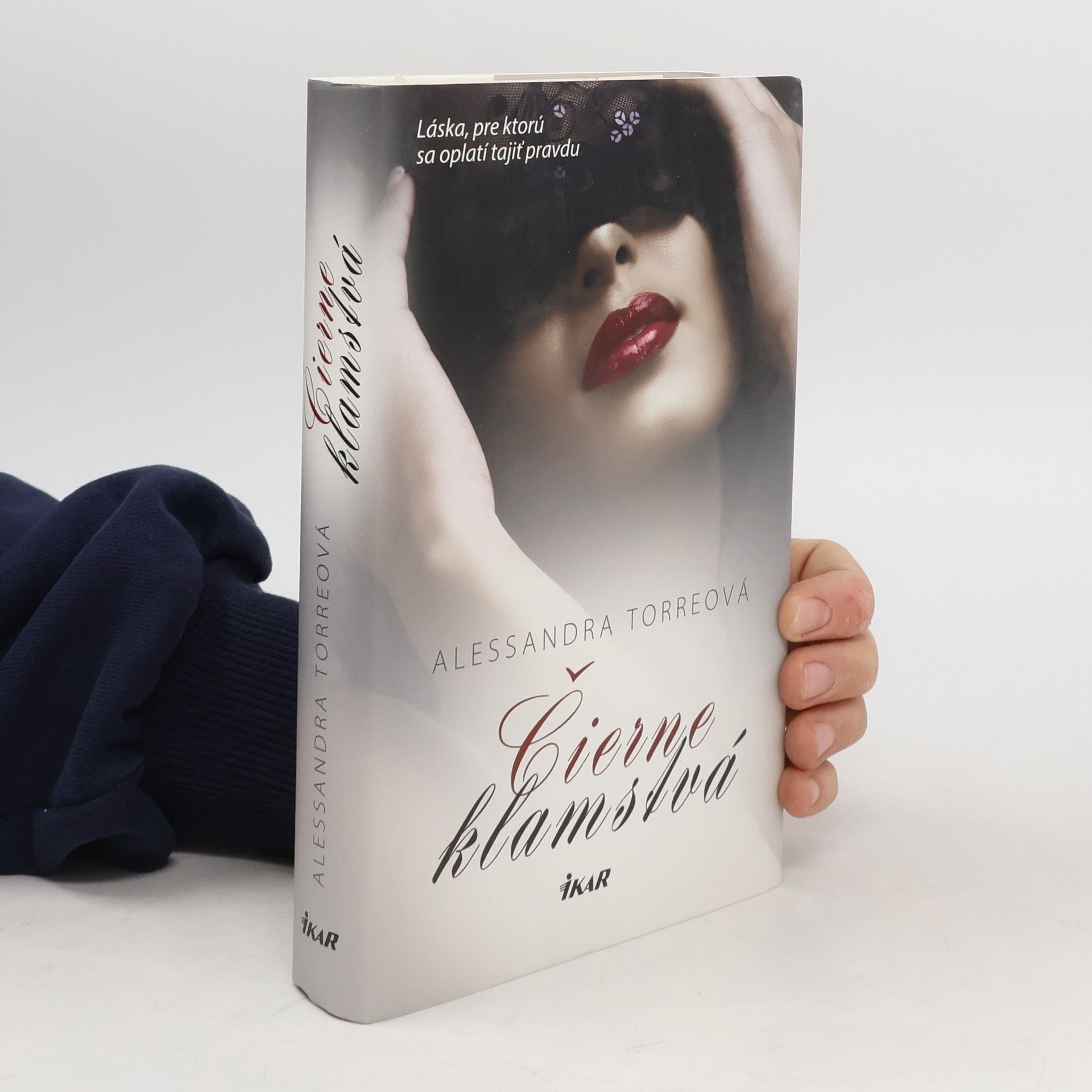 Alessandra Torre Čierne klamstvá